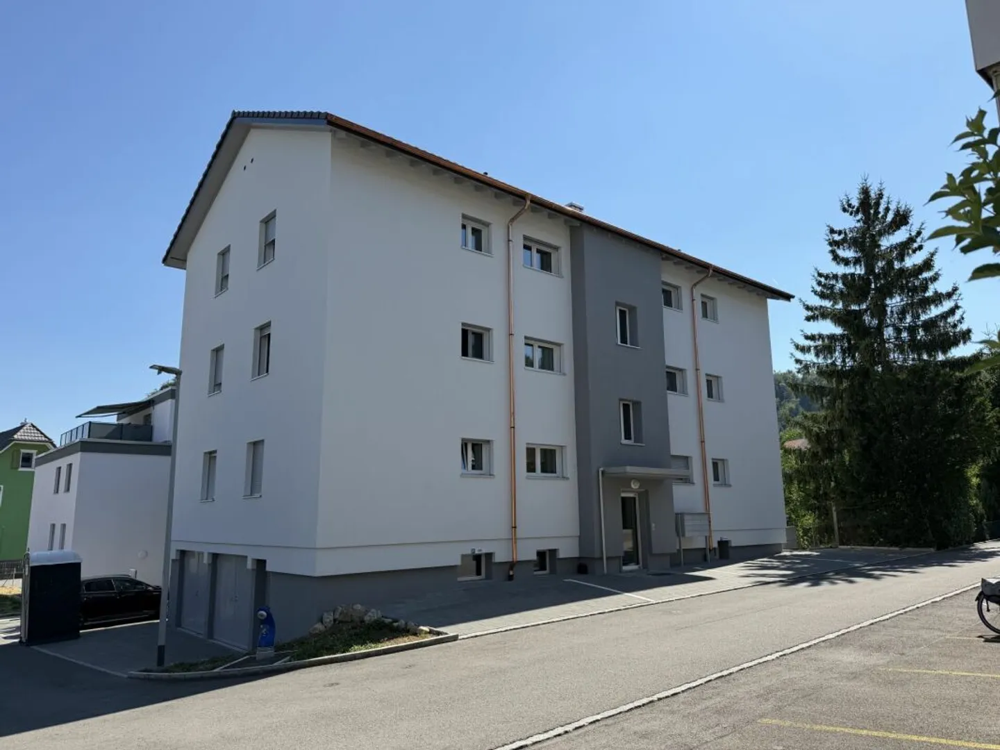 Appartamento luminoso di 3,5 stanze con balcone soleggiato in una posizione tranquilla - Foto 1 di 10