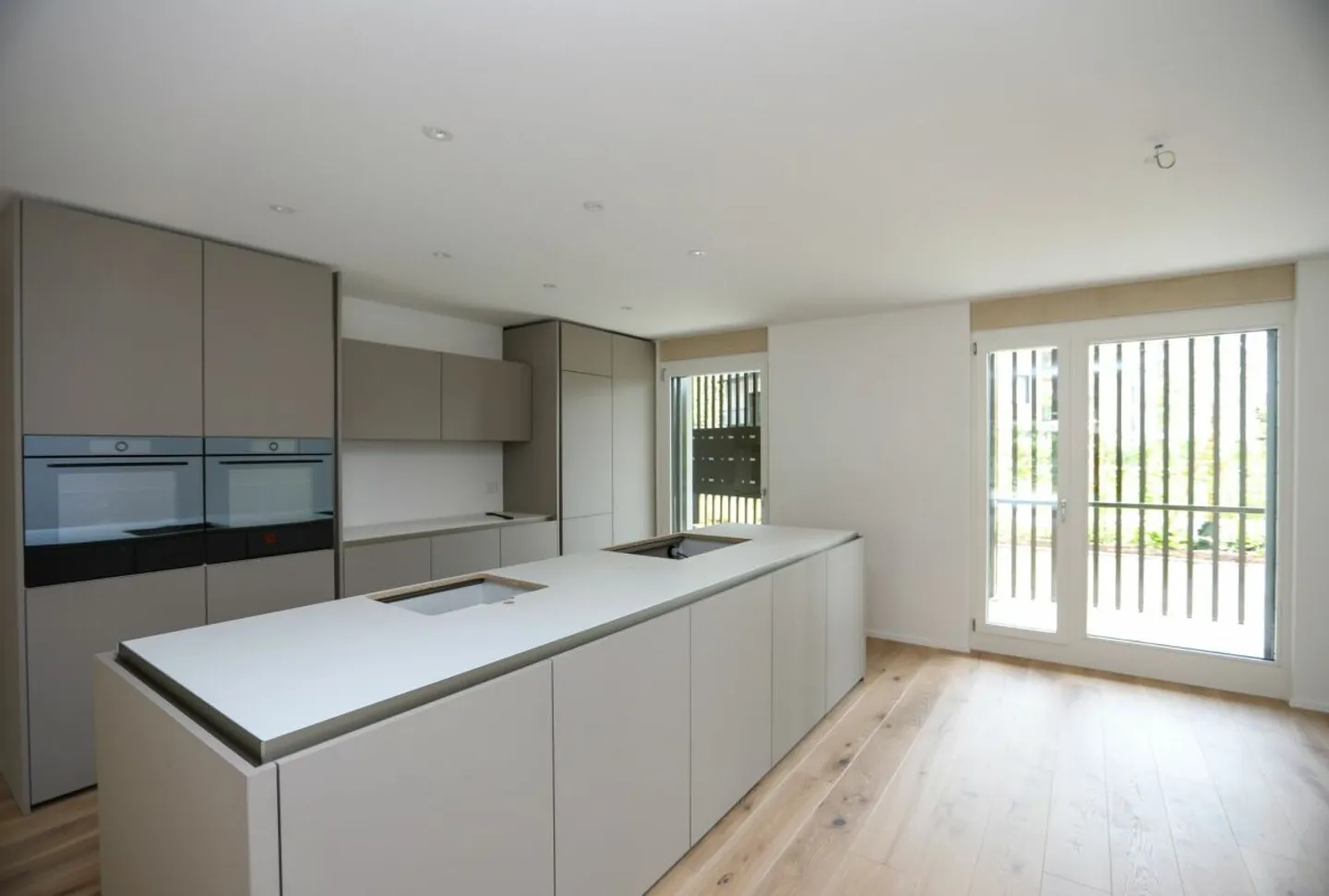 Appartement de 4.5 pièces de haute qualité dans un emplacement central - Photo 2 sur 7