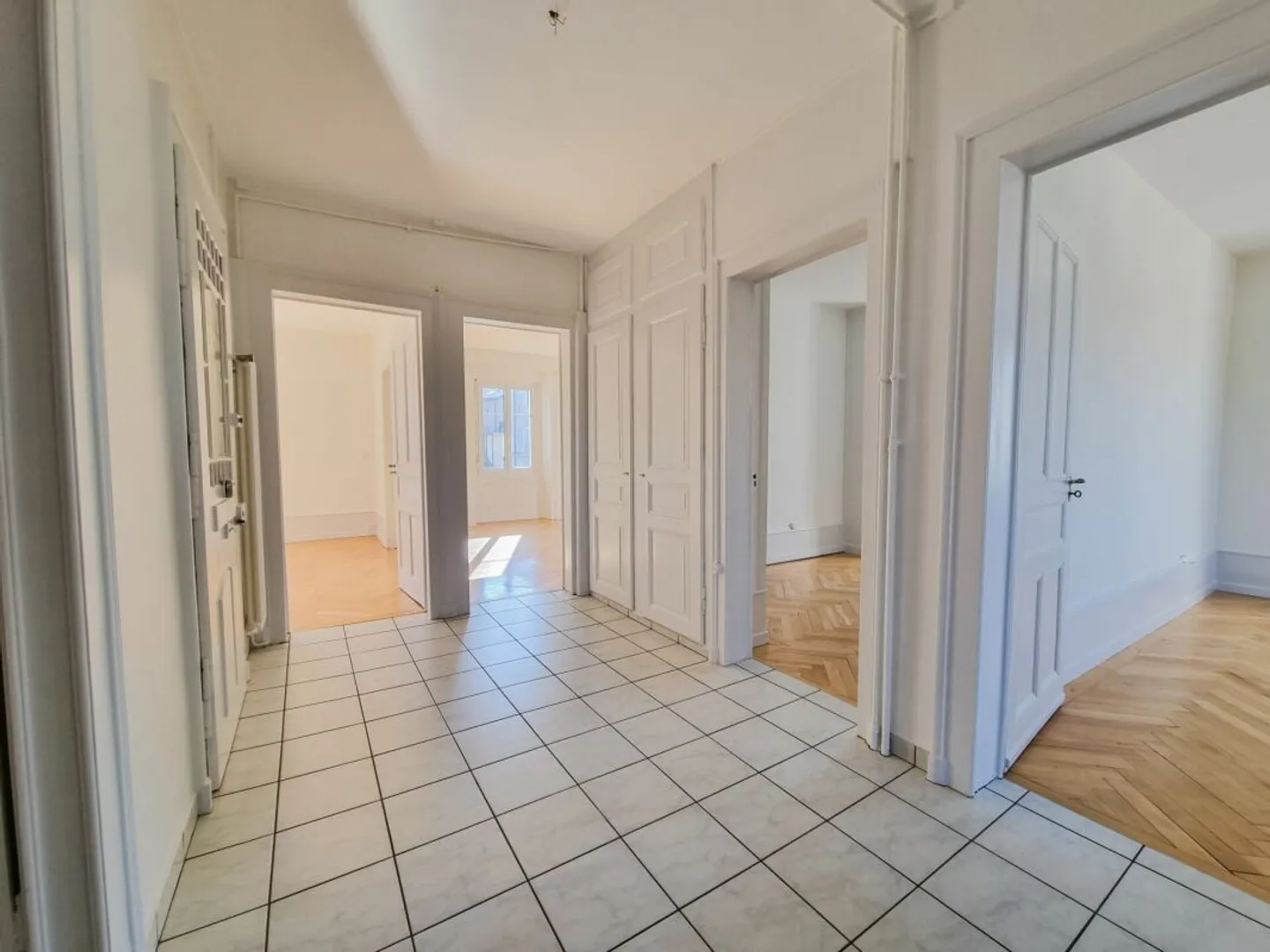 Beautiful 4-room apartment on the 1st floor with garage - Photo 4 of 12