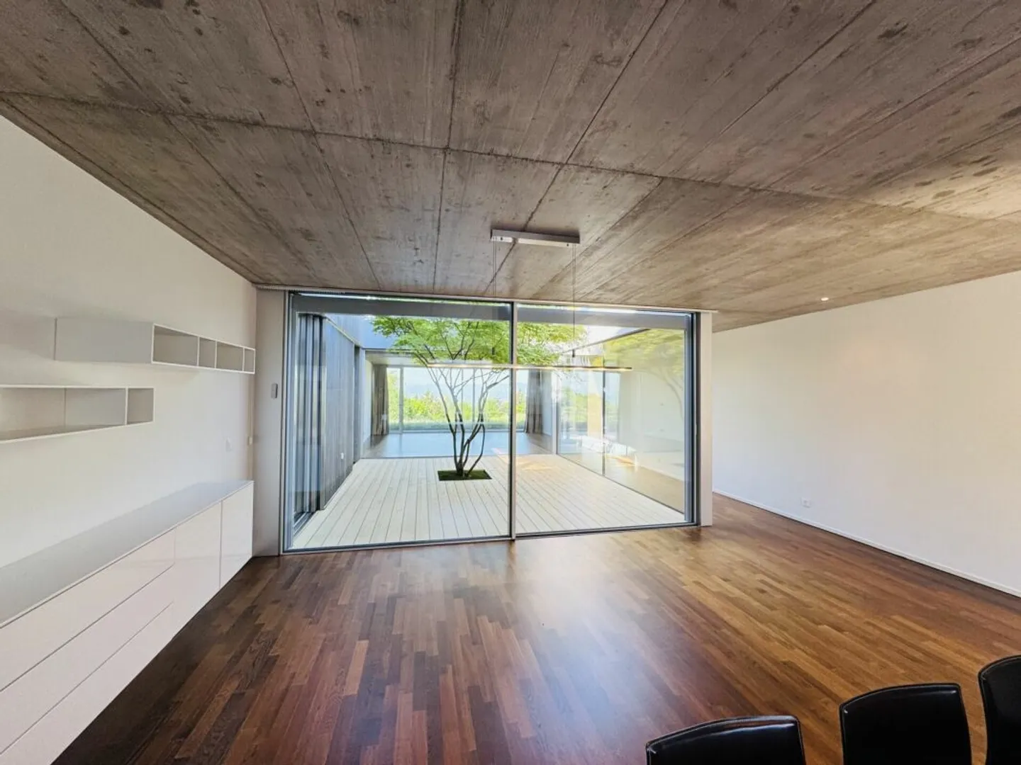 Appartement d'exception avec vue sur le lac - Photo 3 sur 9