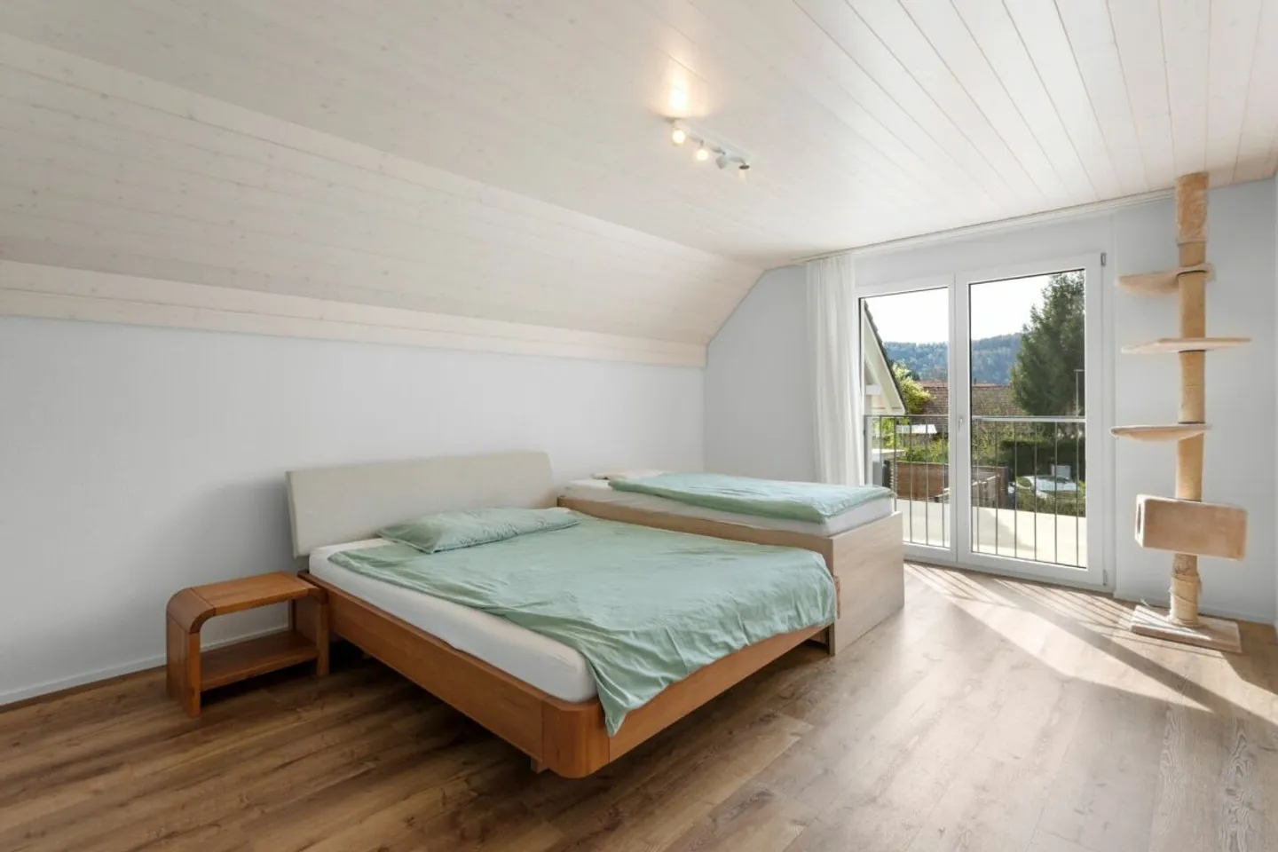 Vie proche de la nature dans une maison individuelle presque neuve - Photo 9 sur 13