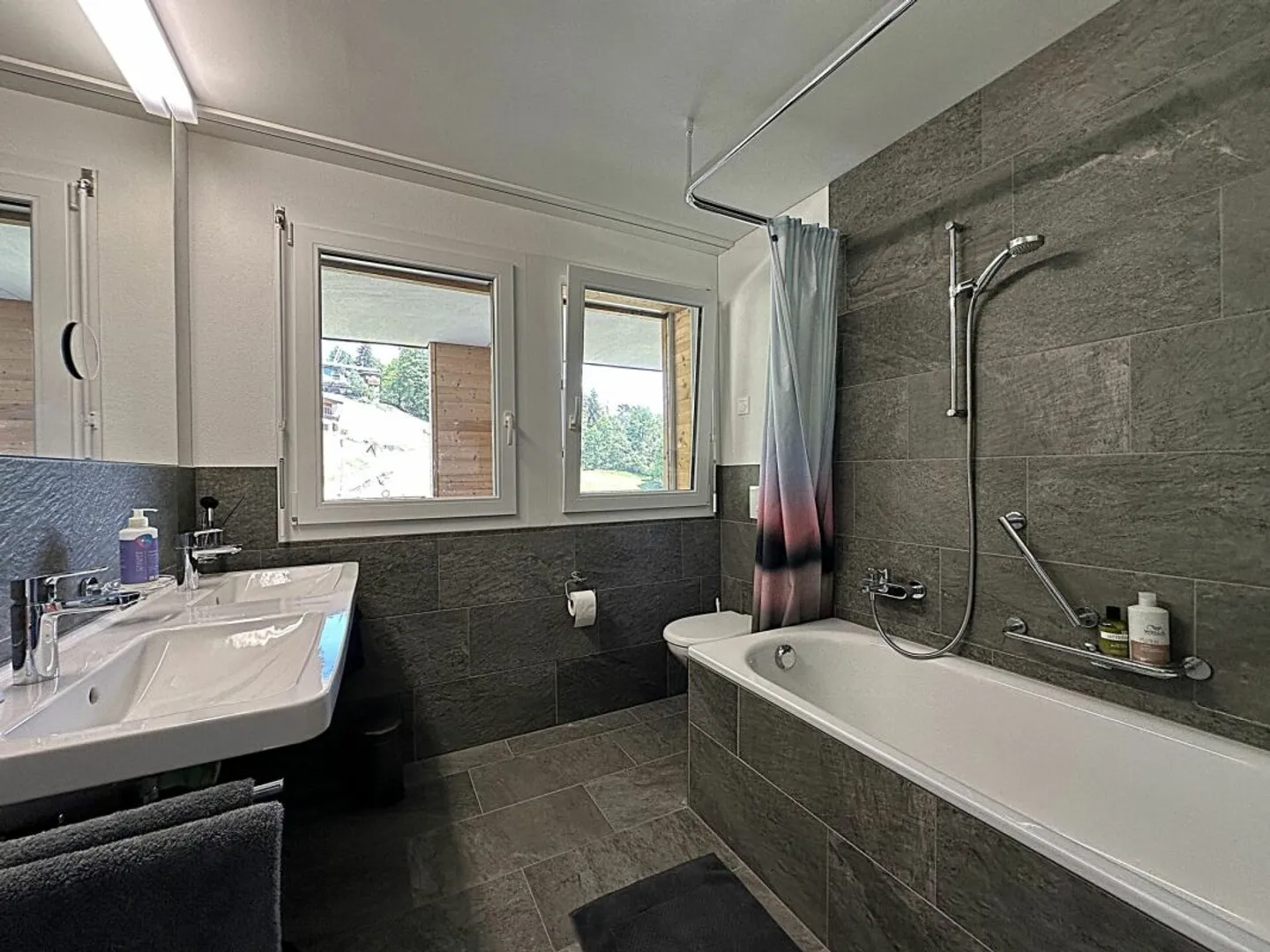 Charmante Wohnung mit Bergblick - Foto 7 von 13