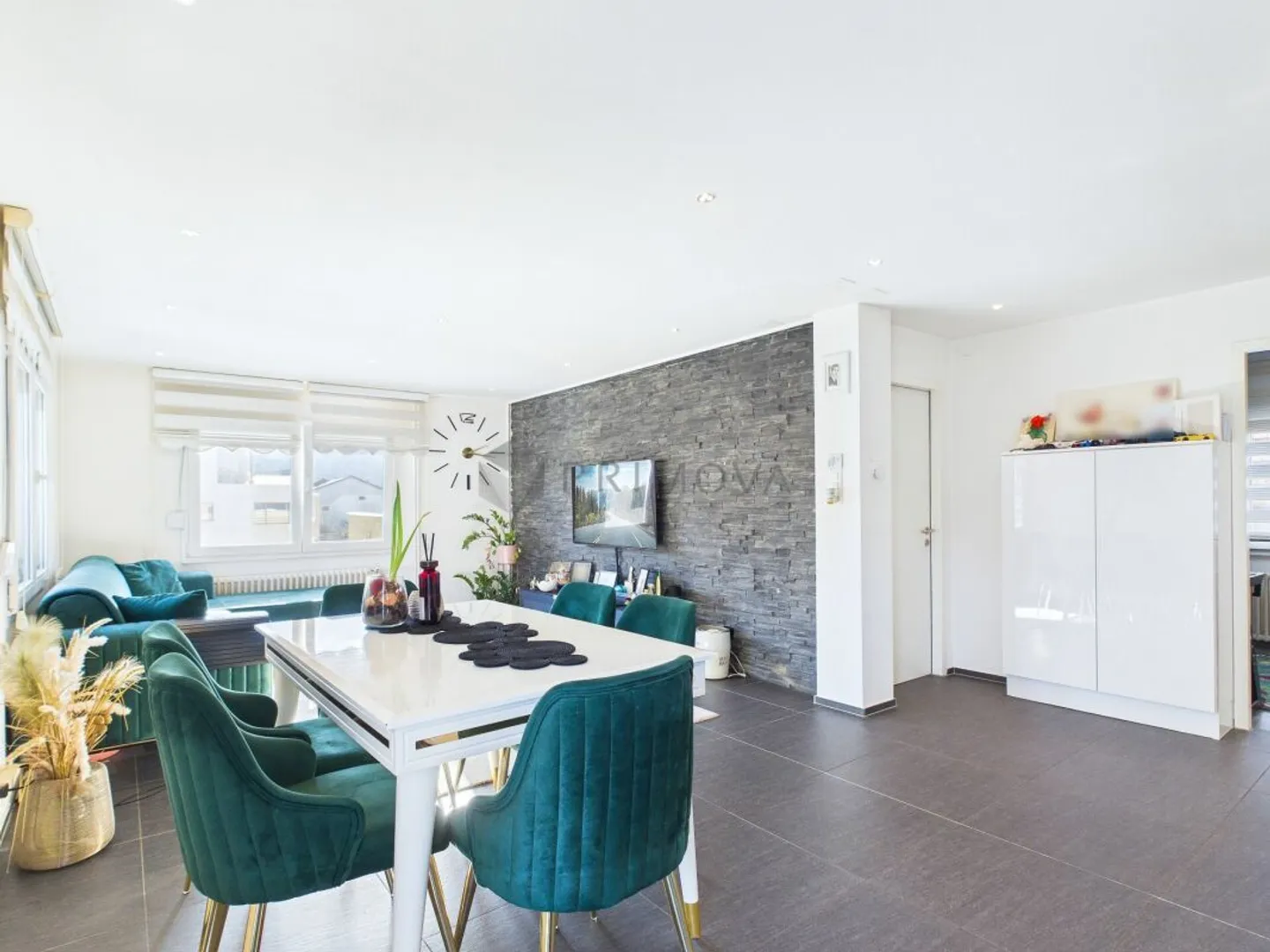 Vivre, Travailler & Investir. Merveille d'espace polyvalente au cœur de St. Margrethen - Photo 3 sur 13