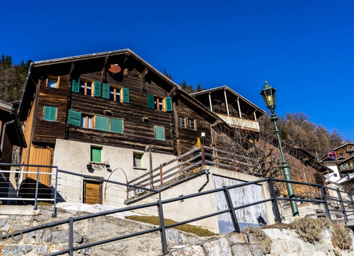 Charming 2.5-room apartment with versatile usage options in Guttet-Feschel VS - Photo 1 of 13