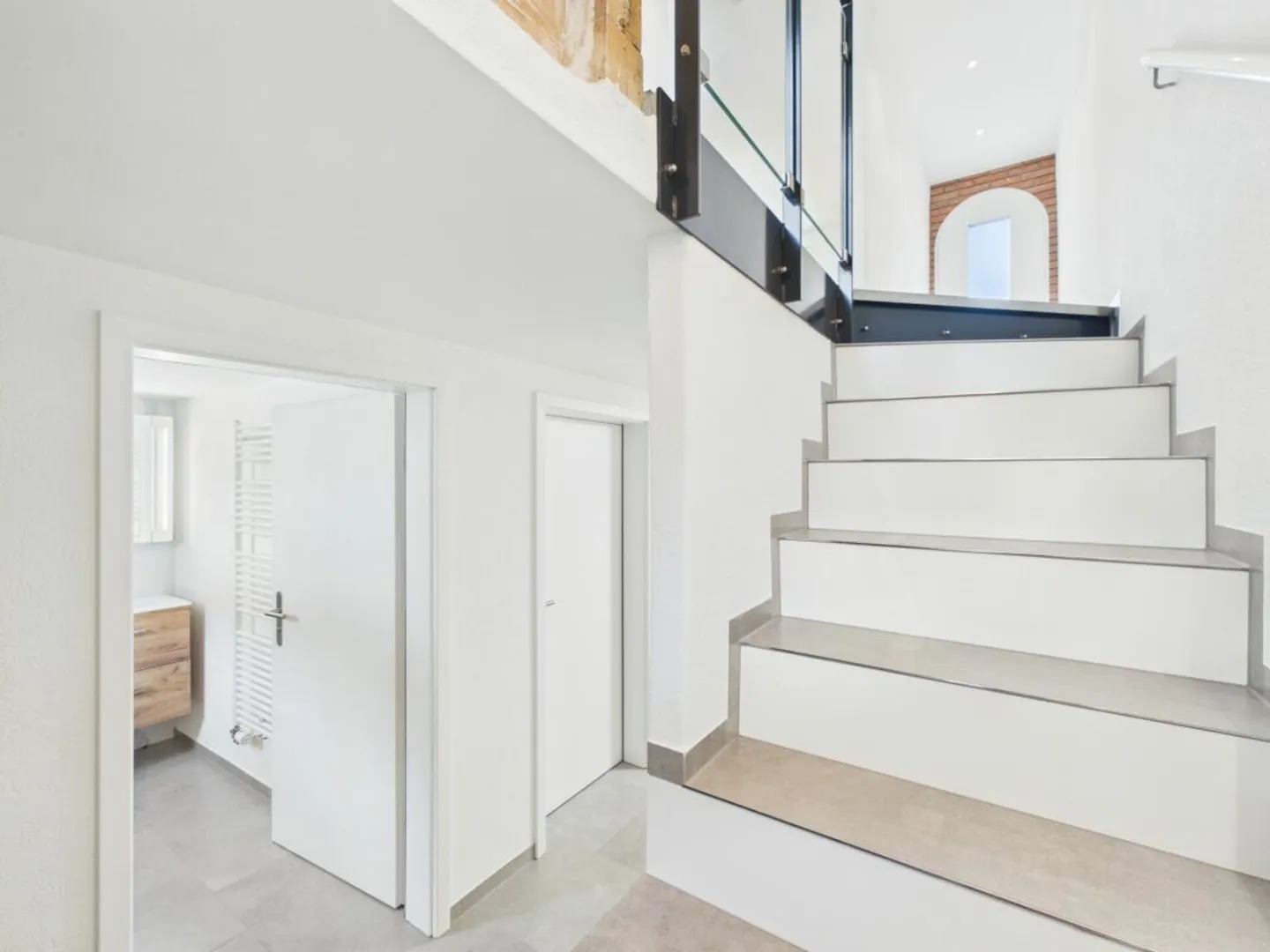 Townhouse moderno - Casa a schiera ristrutturata con stile a Olten - Foto 12 di 13