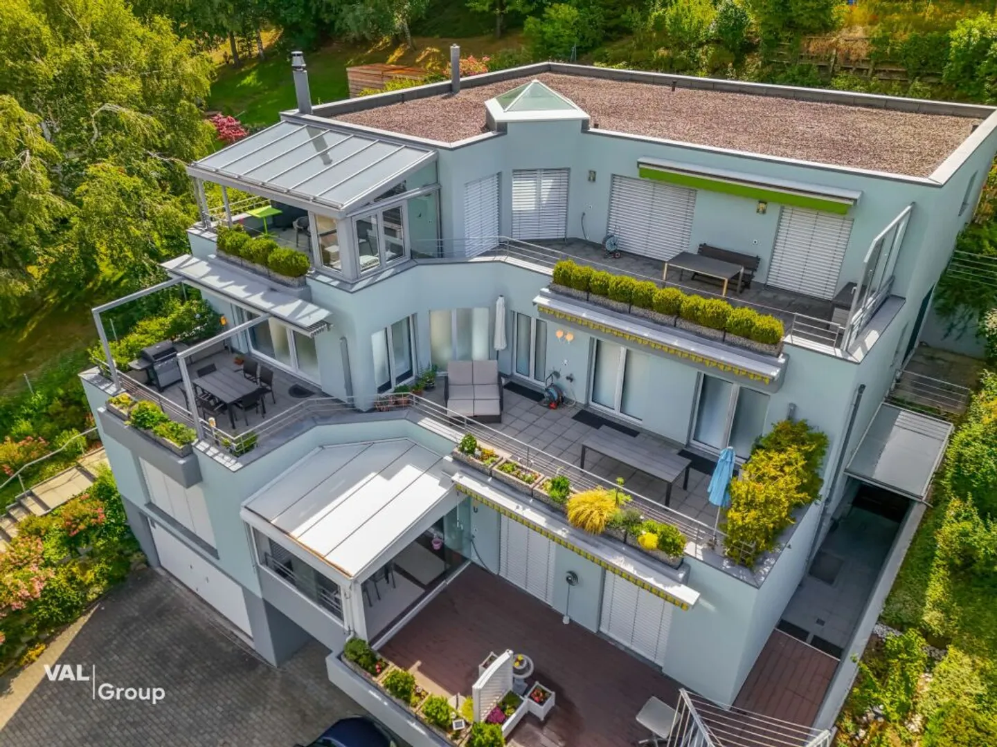 Beaucoup d'espace pour vivre : Appartement avec grande terrasse et intimité - Photo 4 sur 13