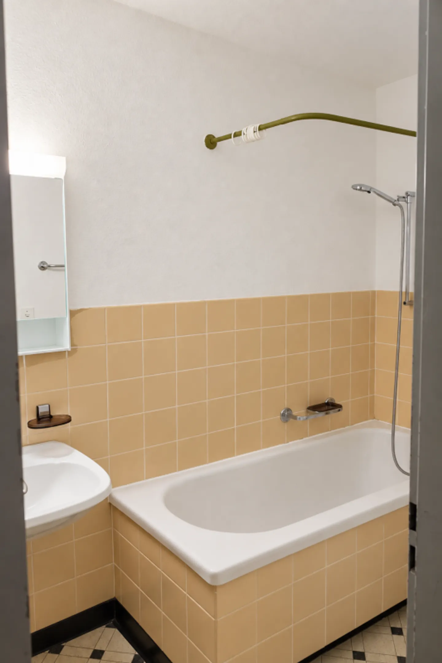 Appartamento 2 camere affascinante in una posizione tranquilla - Foto 5 di 8