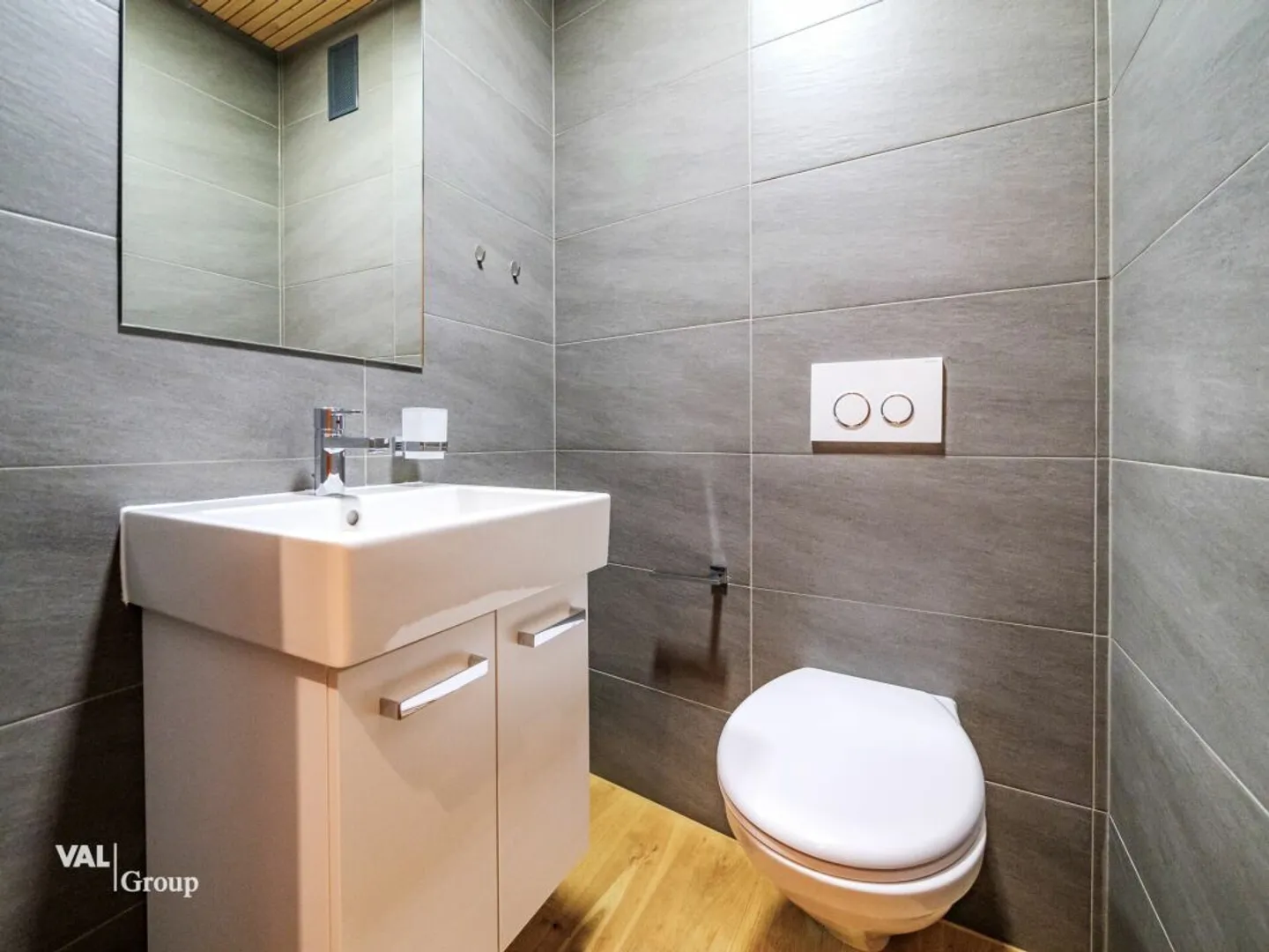 Charm meets quality - fully renovated Walliser house in the heart of Leuk - Photo 10 of 13