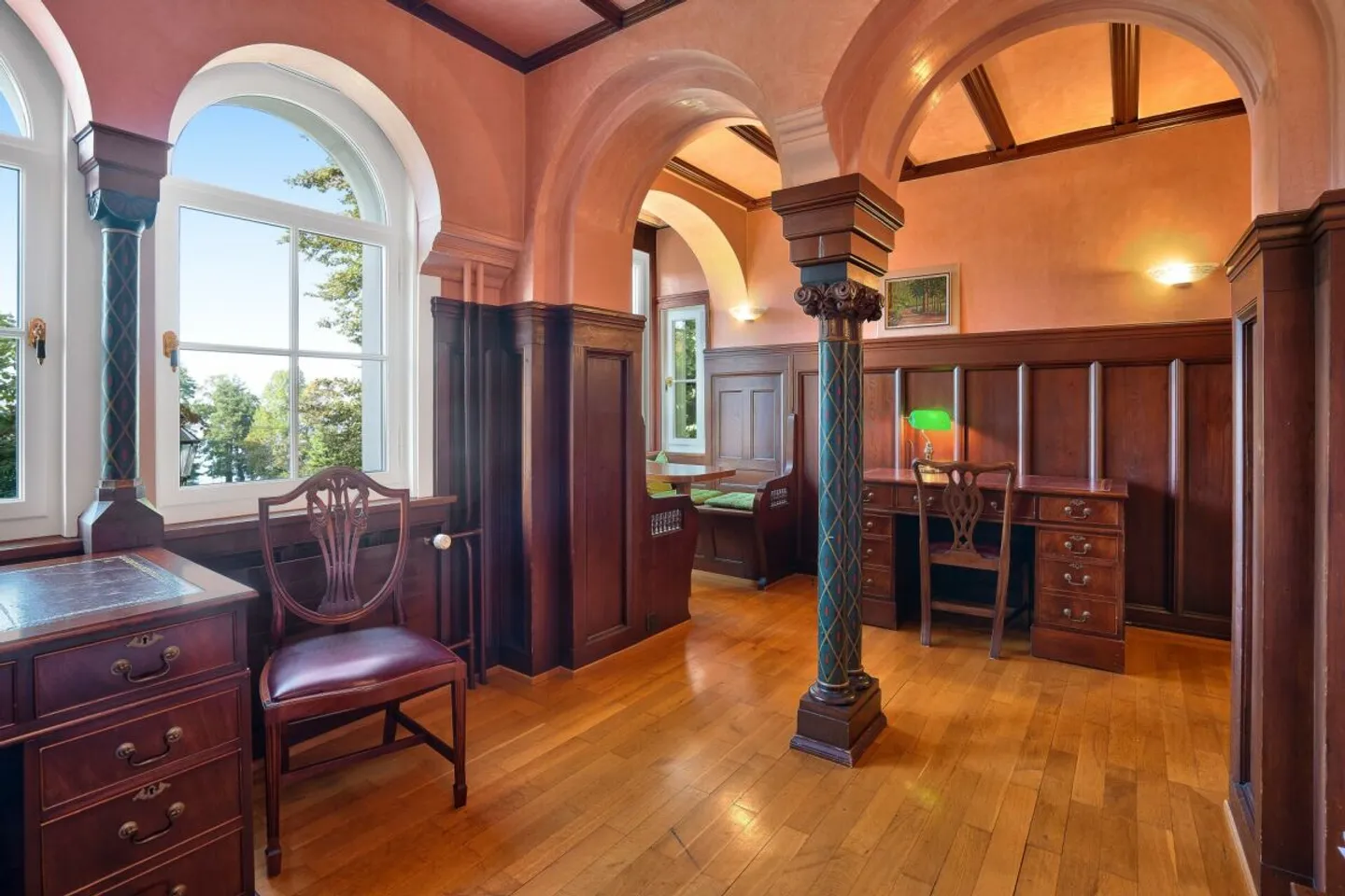 Villa de maître avec un terrain de 2 008 m2 semblable à un parc - Photo 8 sur 13