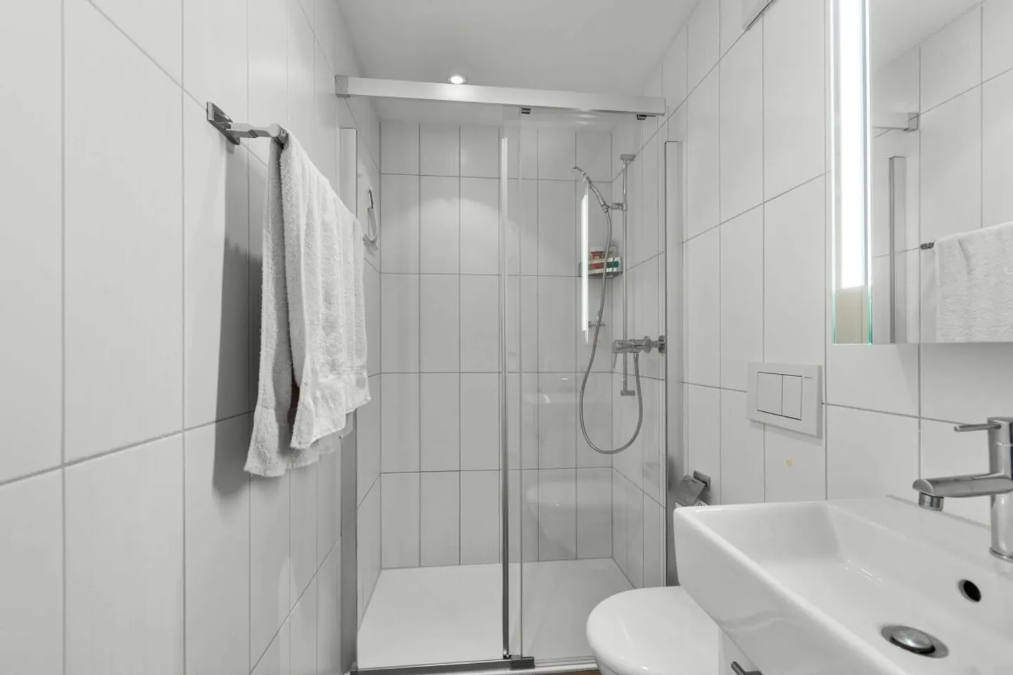 Casa Familiare Moderna con Vista Lago - Foto 9 di 13