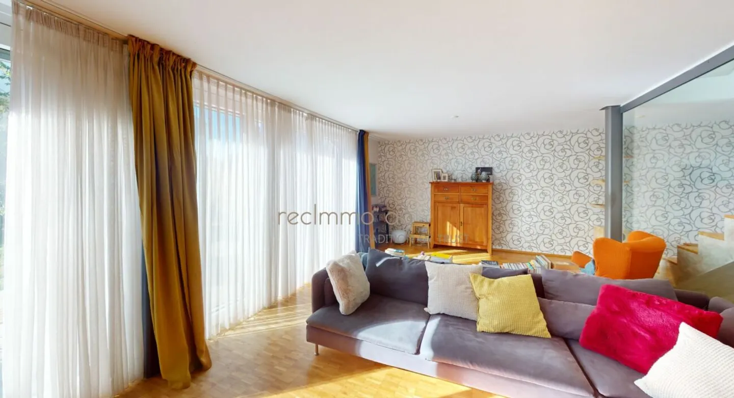 Maison familiale spacieuse de 6,5 pièces avec jardin à Obfelden - Photo 2 sur 9