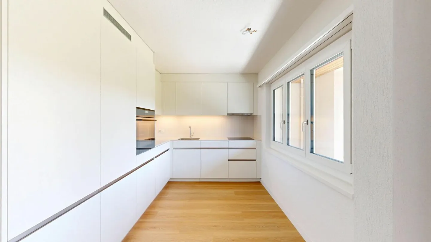 Living in New Shine - Bright 3.5-Room Apartment with Sunny Balcony - First Occupancy after Complete Renovation - Photo 3 of 13