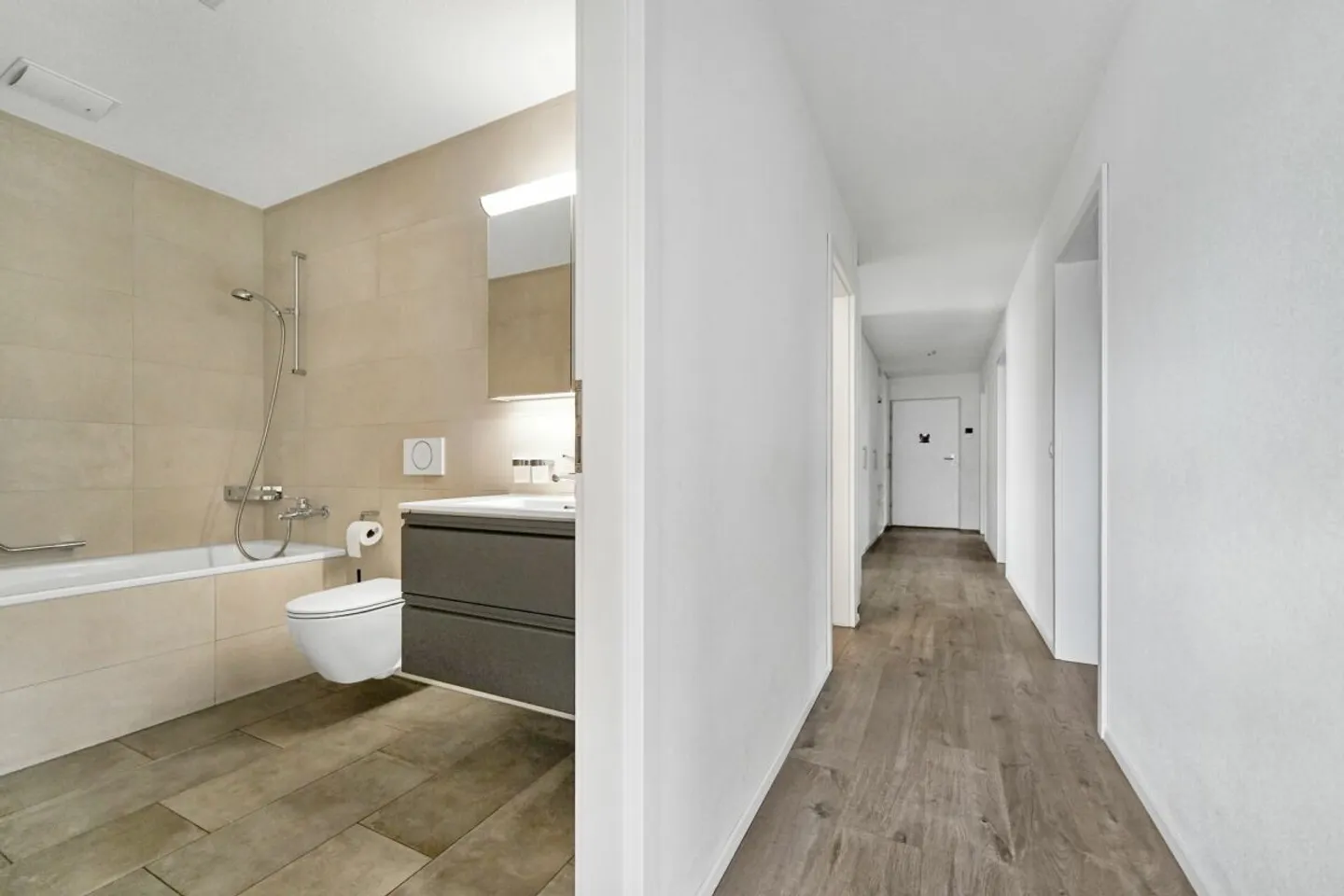 Là où les cœurs de famille s'épanouissent - 5,5 pièces avec accès au jardin - Photo 10 sur 13