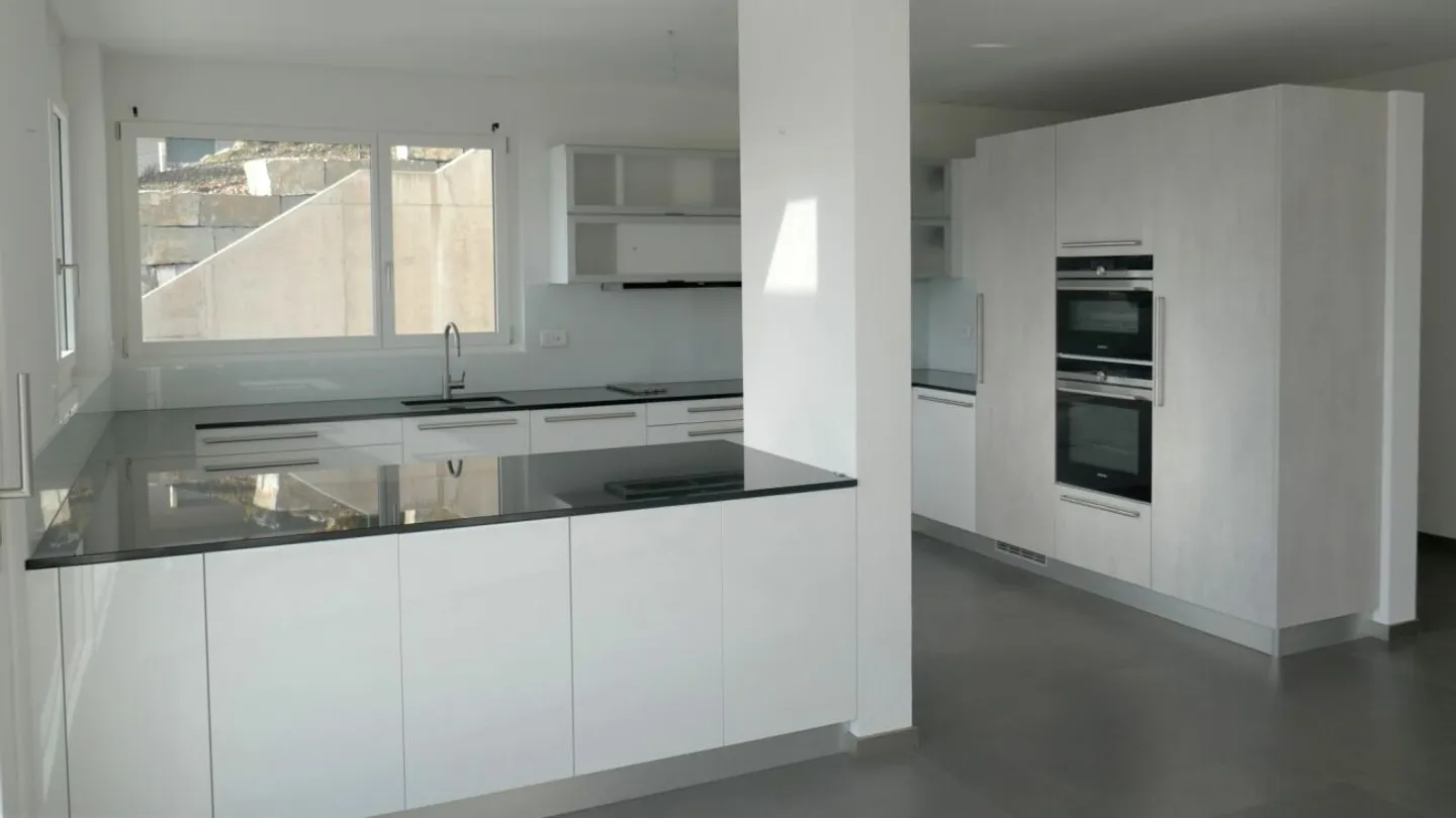 HOCHWERTIG MIT ATEMBERAUBENDER AUSSICHT - Foto 8 von 13