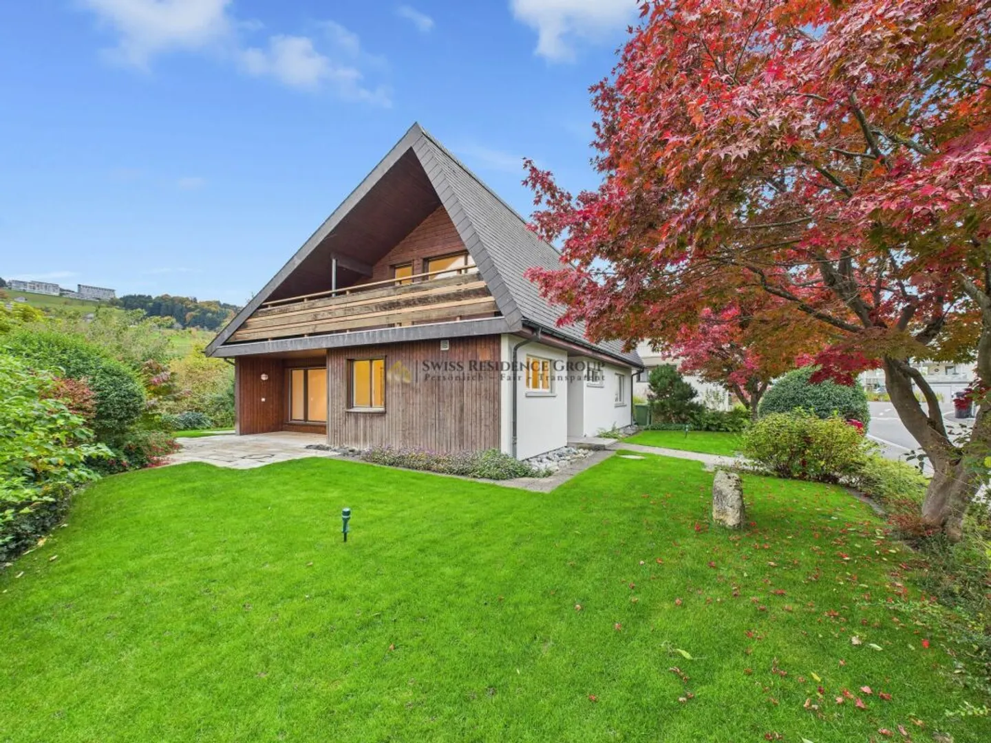 Vivere soleggiato e fiscalmente vantaggioso: Casa unifamiliare in una posizione tranquilla - Foto 2 di 13