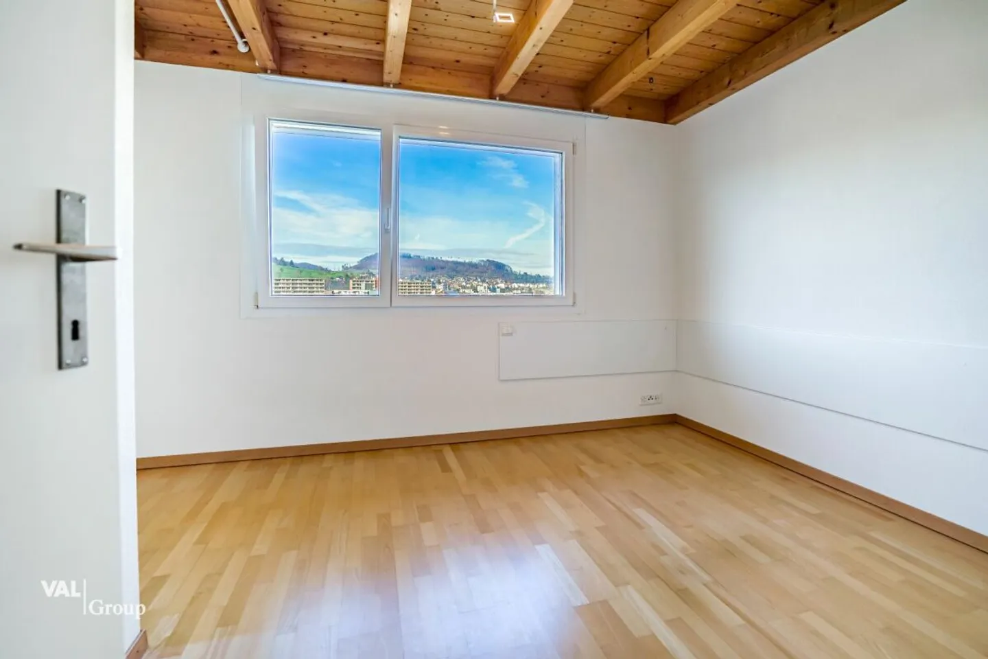 Casa bifamiliare con valore aggiunto: vivere, vivere e affittare sotto lo stesso tetto - Foto 6 di 13