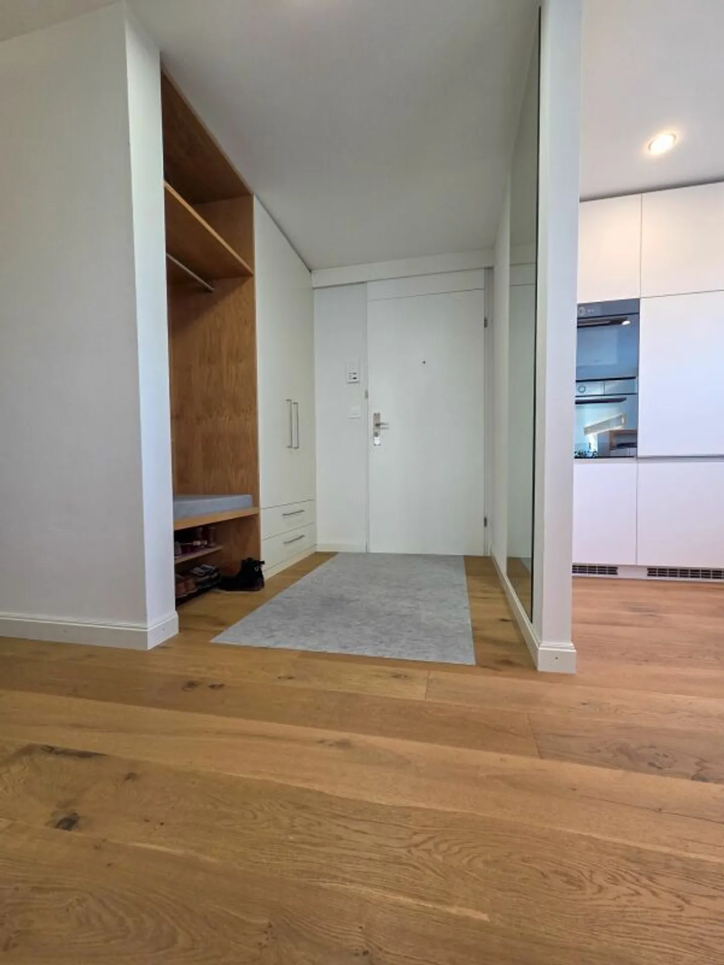 Luxurious 4.5 Room Apartment with a View of the Green - Photo 11 of 13