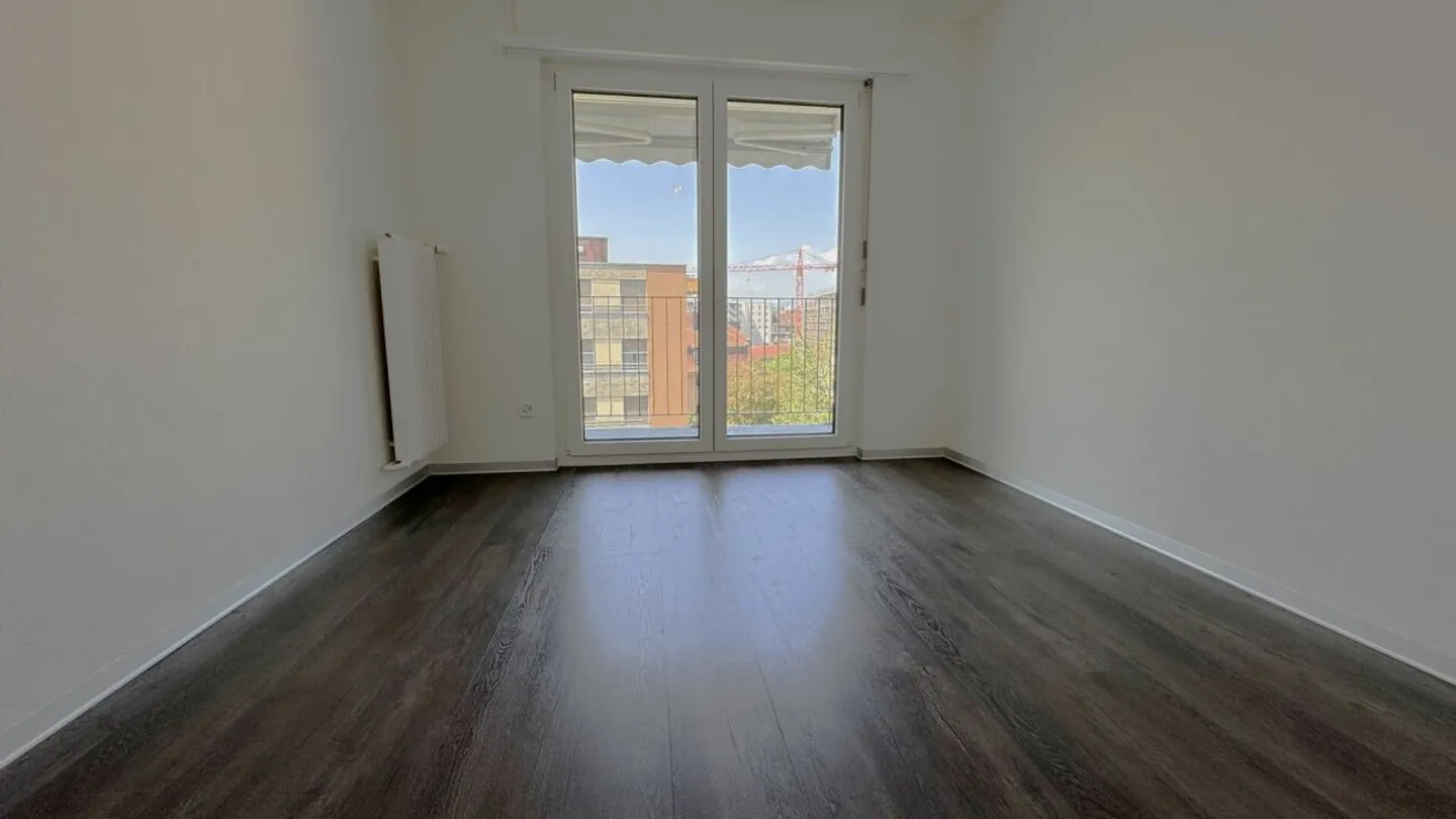 Spacieux appartement de 3.5 pièces avec vue imprenable à Delémont - Foto 8 di 13