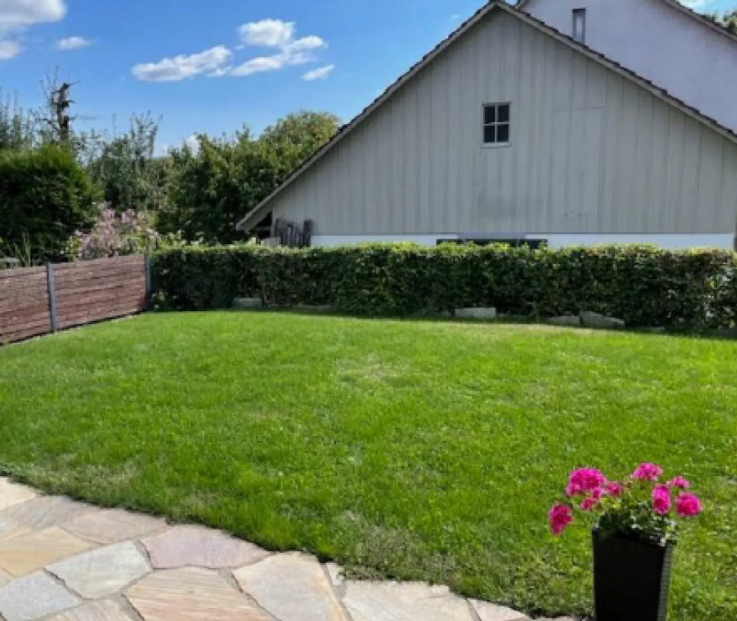 Maison semi-détachée de 6 pièces avec vue imprenable - 50 m jusqu'à la lisière de la forêt - Photo 3 sur 13