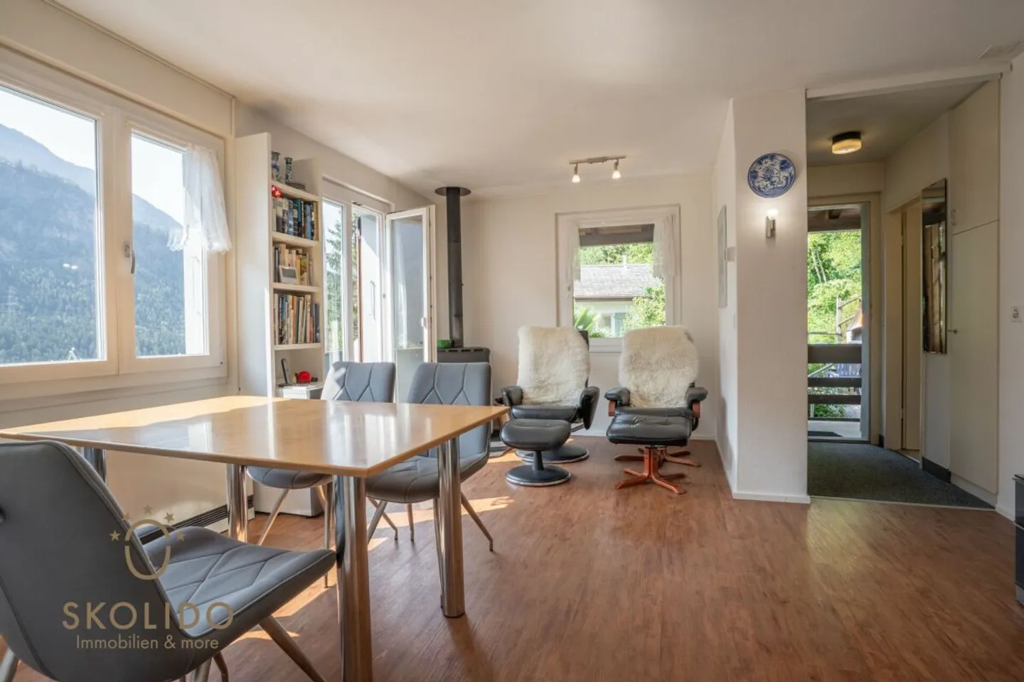 Idyllisches Chalet in mitten der schweizer Alpen mit Umschwung - Foto 4 von 13