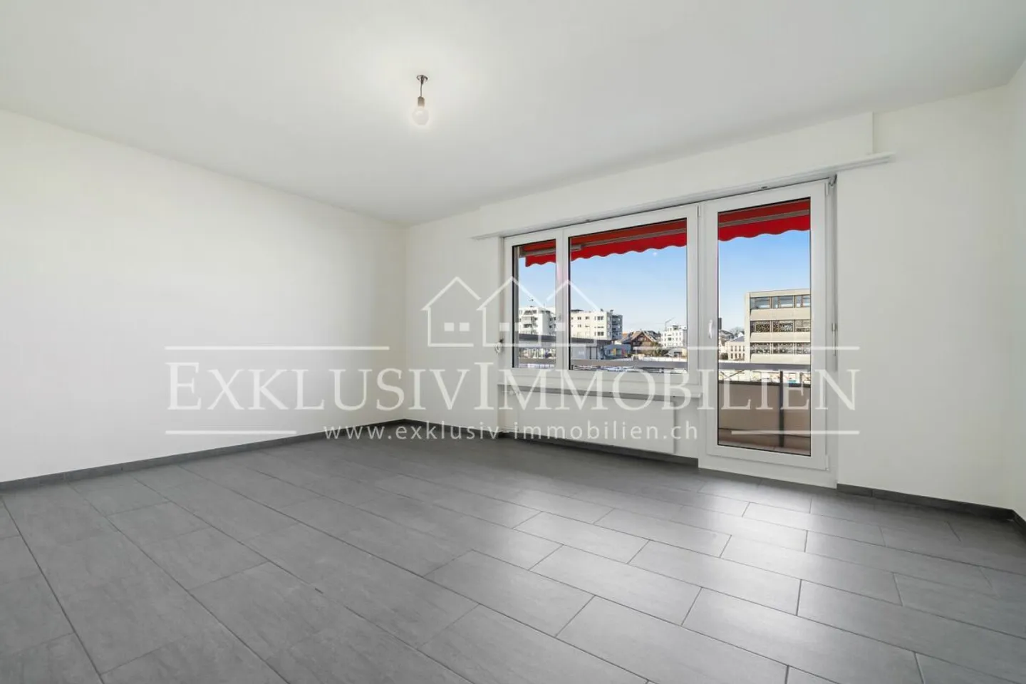 Freshly renovated apartment in prime location - Photo 3 of 6