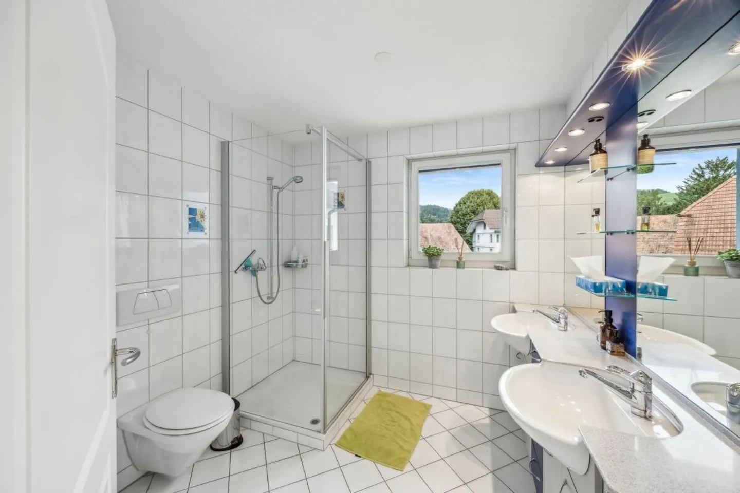 Spacious Penthouse with Gallery! - Photo 4 of 12