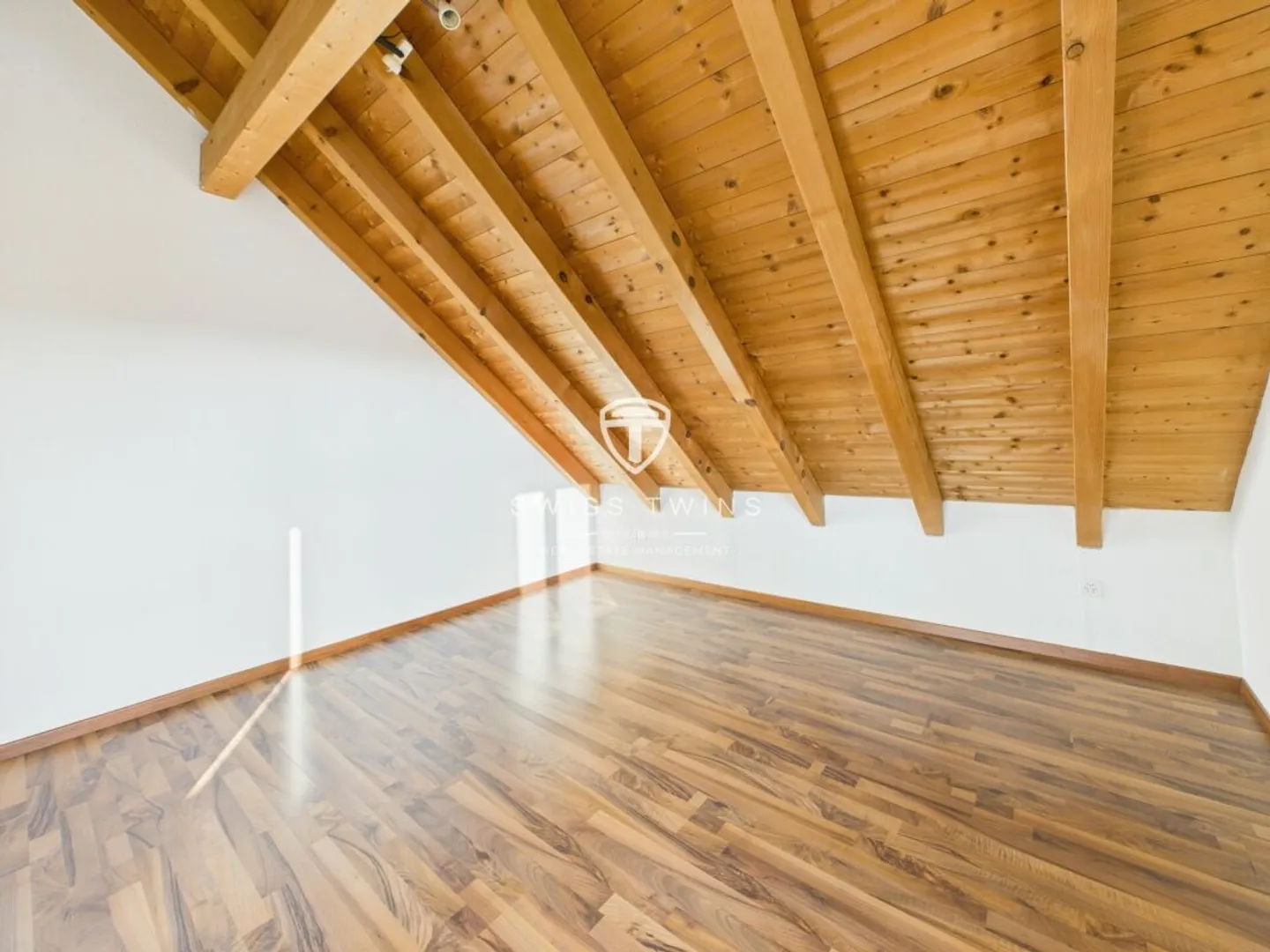 Charmante 2.5-Zimmer-Maisonettewohnung in ruhiger, grüner Umgebung - Foto 10 von 11