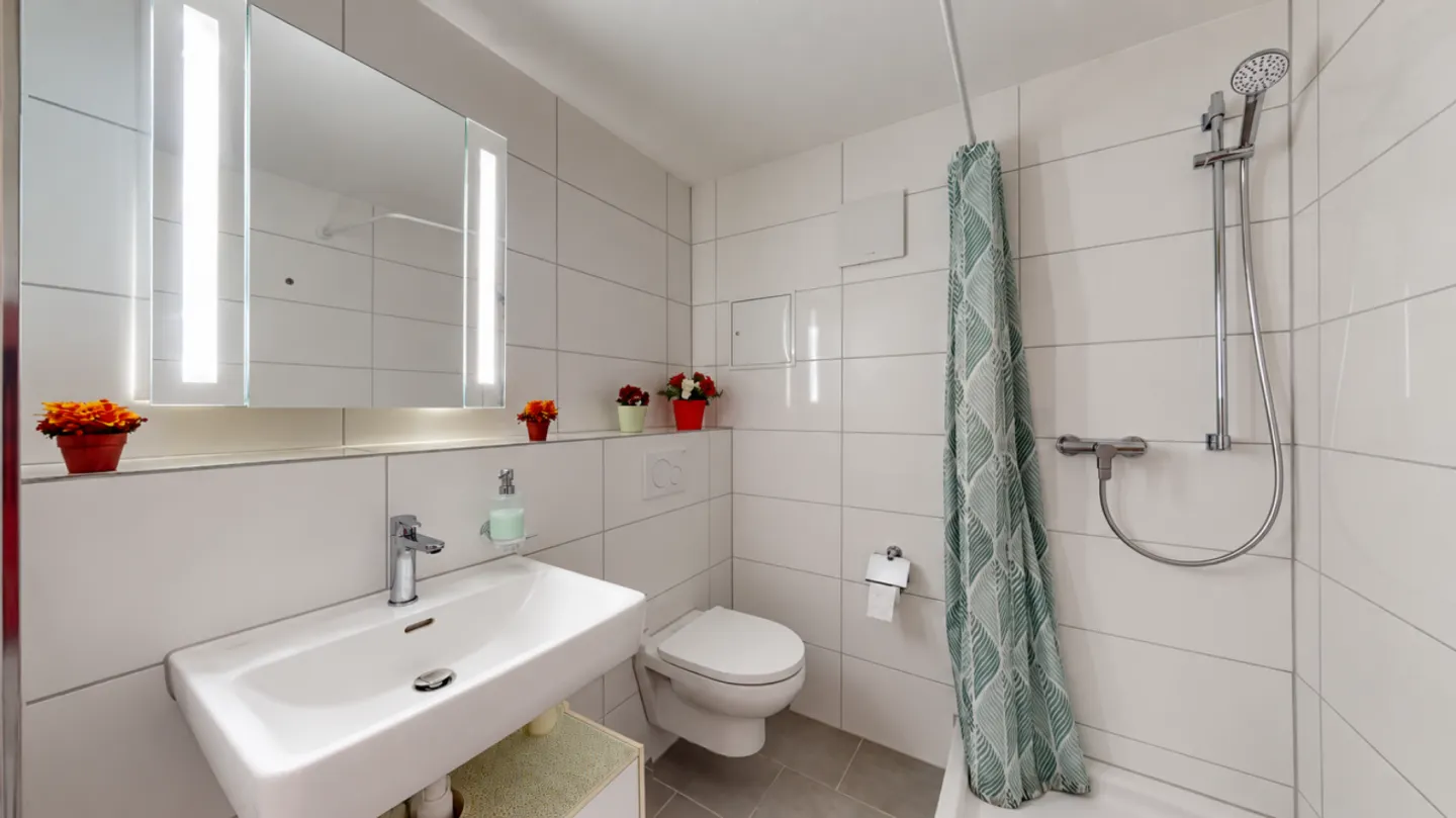 Investitionspaket: 3.5- & 2.5-Zimmerwohnung im 5. Obergeschoss - Photo 11 of 12