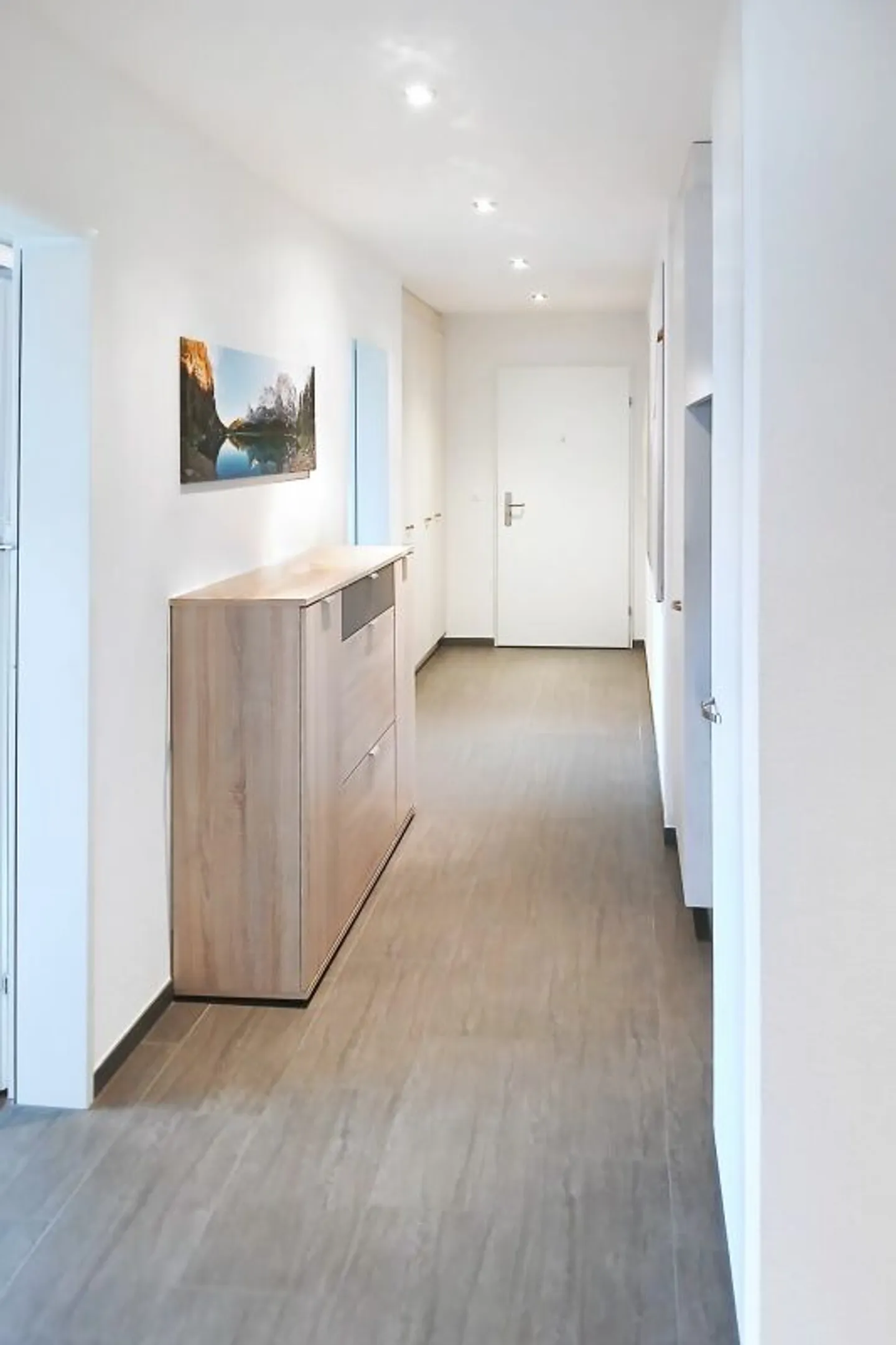 Helle 4.5-Zimmer-Wohnung mit Balkon - Foto 4 von 10