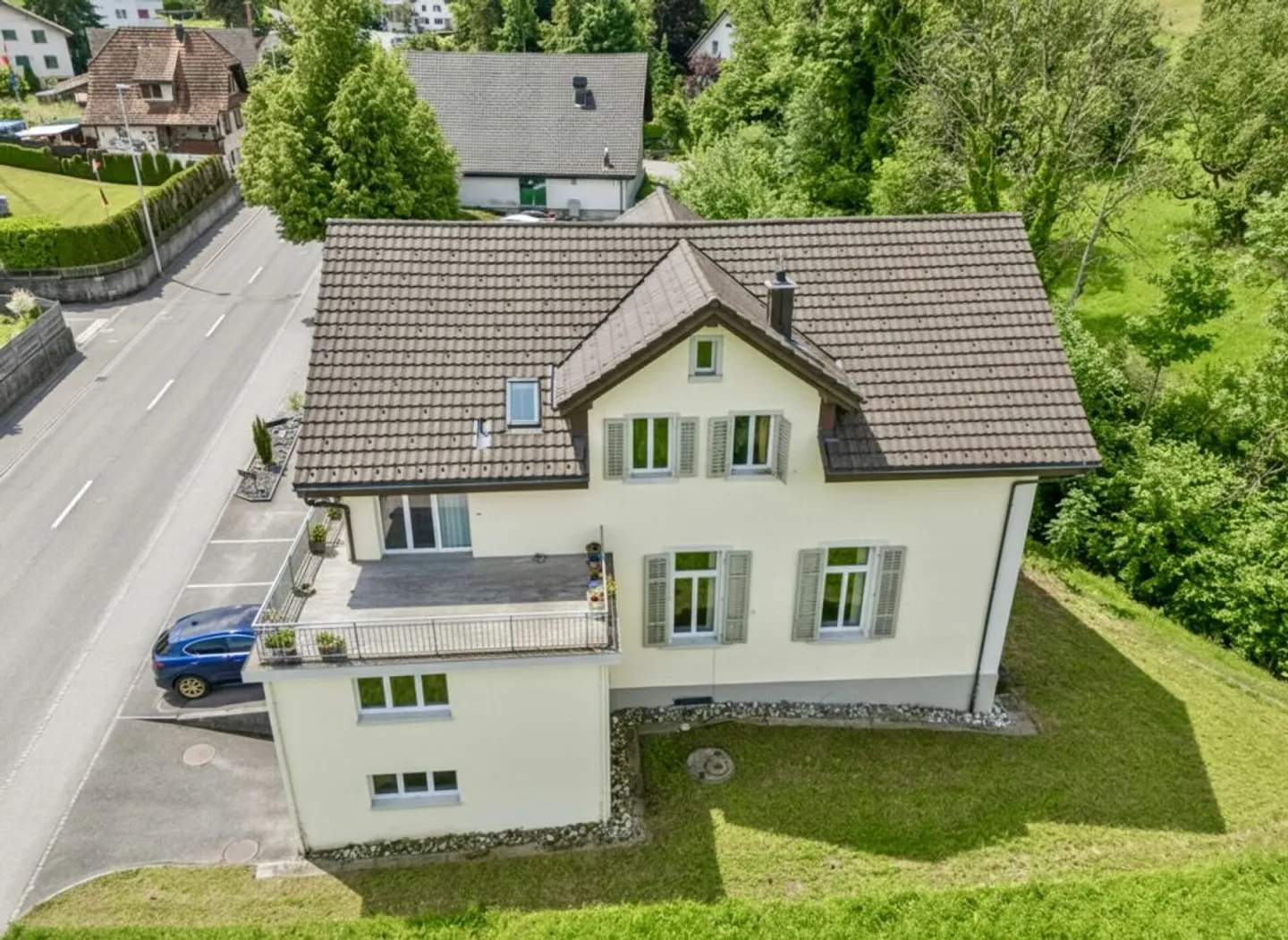 Maison résidentielle et commerciale Gontenschwil - Photo 5 sur 5