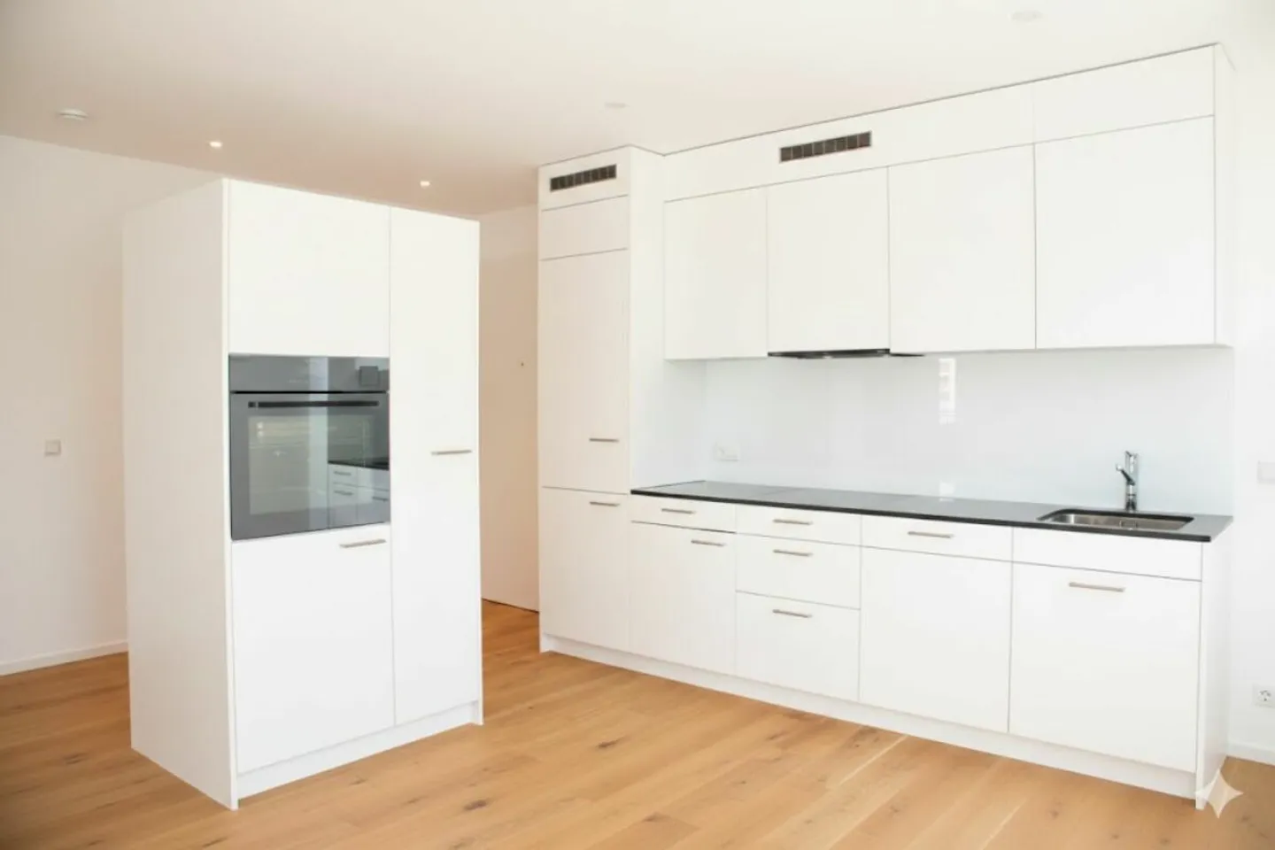 Exclusive and modern 2½-room apartment Lucerne-South - Photo 1 of 7