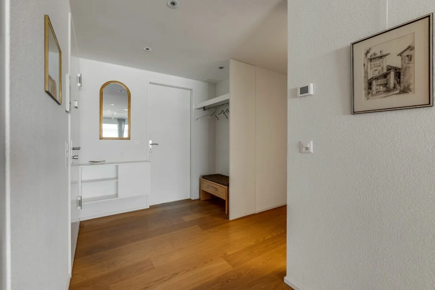Appartamento moderno con balcone - Foto 6 di 13