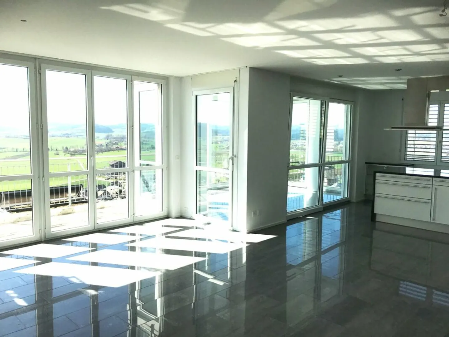 Appartement terrasse exclusif avec vue sur la nature et les montagnes - Photo 5 sur 10