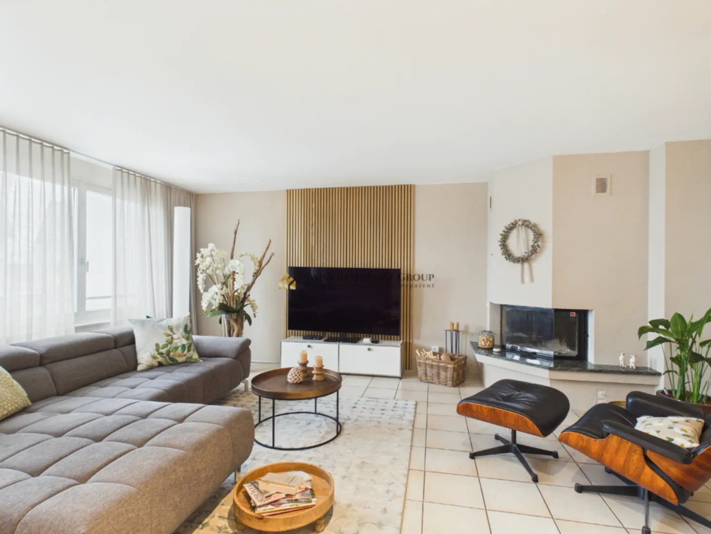 Incantevole casa a schiera con vista parziale sul lago in una posizione ambita a Oberrieden - Foto 4 di 13