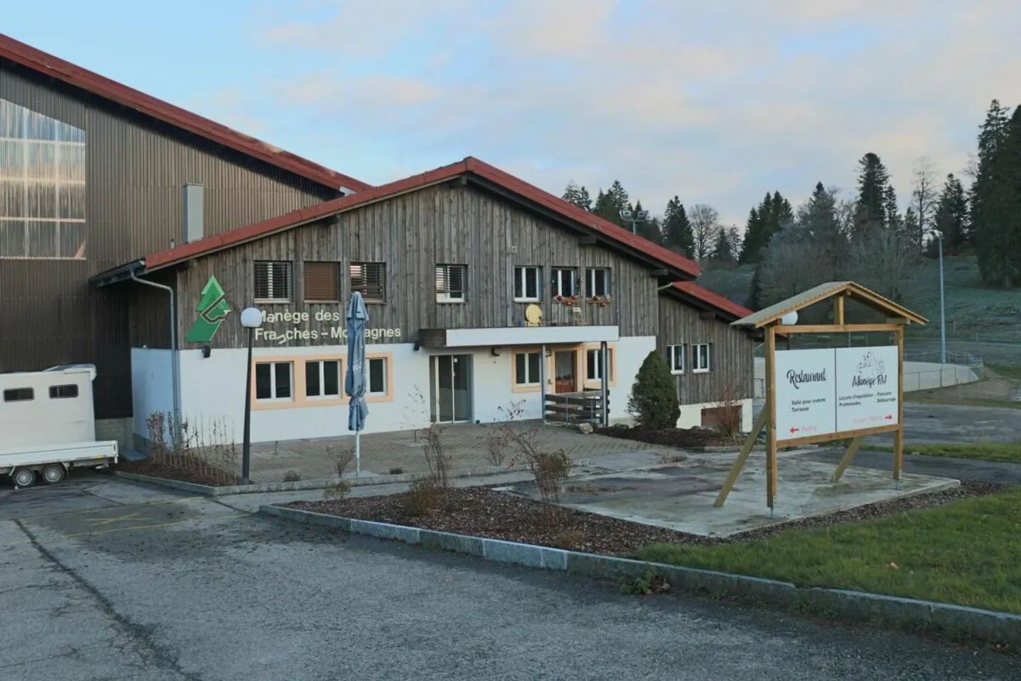 Restaurant 112 m2 in Saignelégier - Photo 1 of 5