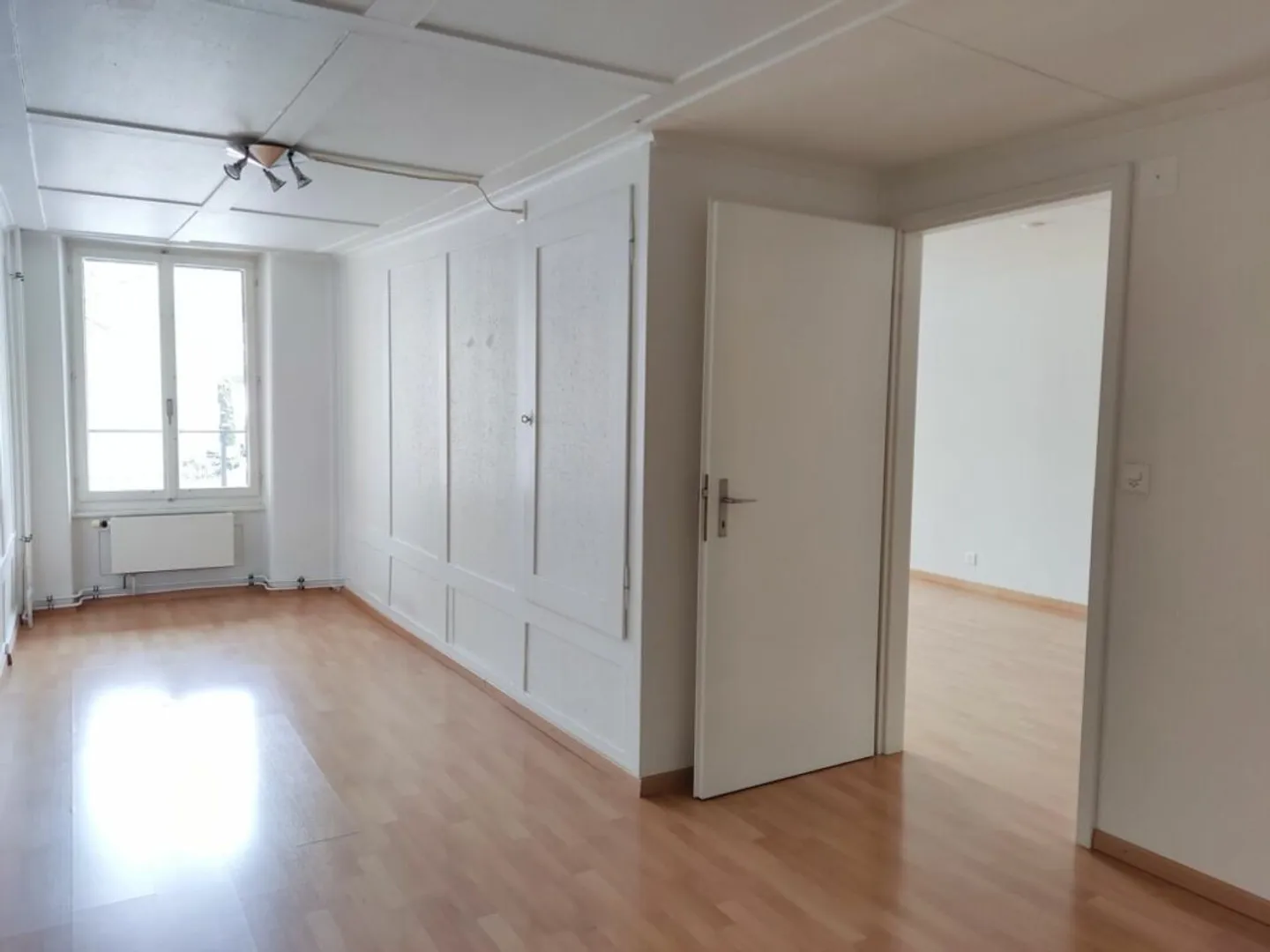 Ampio appartamento di 4,5 stanze nella città vecchia con balcone - Foto 9 di 11