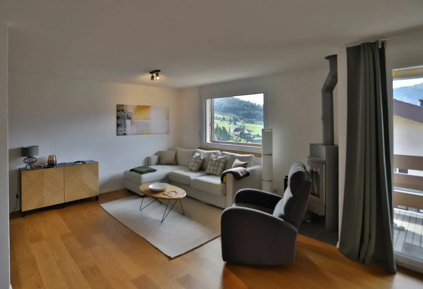 Arrive, relax and enjoy the view - Photo 2 of 8