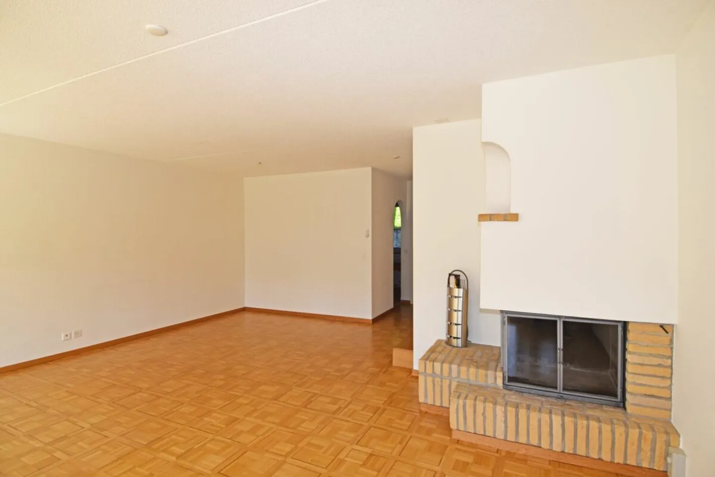 Charming Family House - Photo 5 of 13