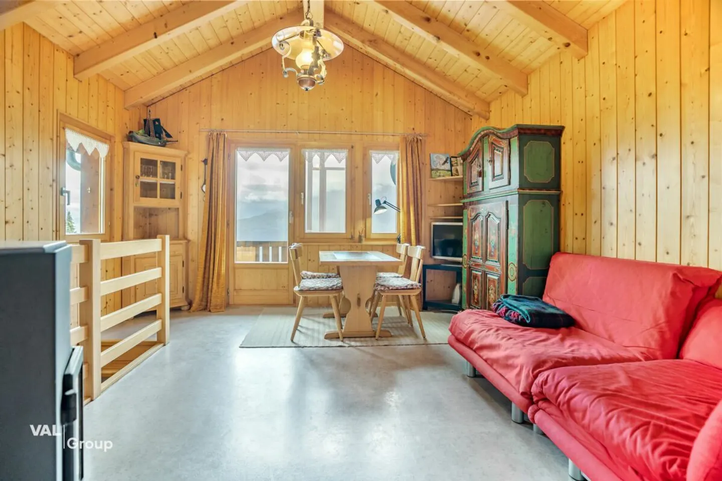A private retreat in the heart of the Valais mountains - Photo 3 of 13