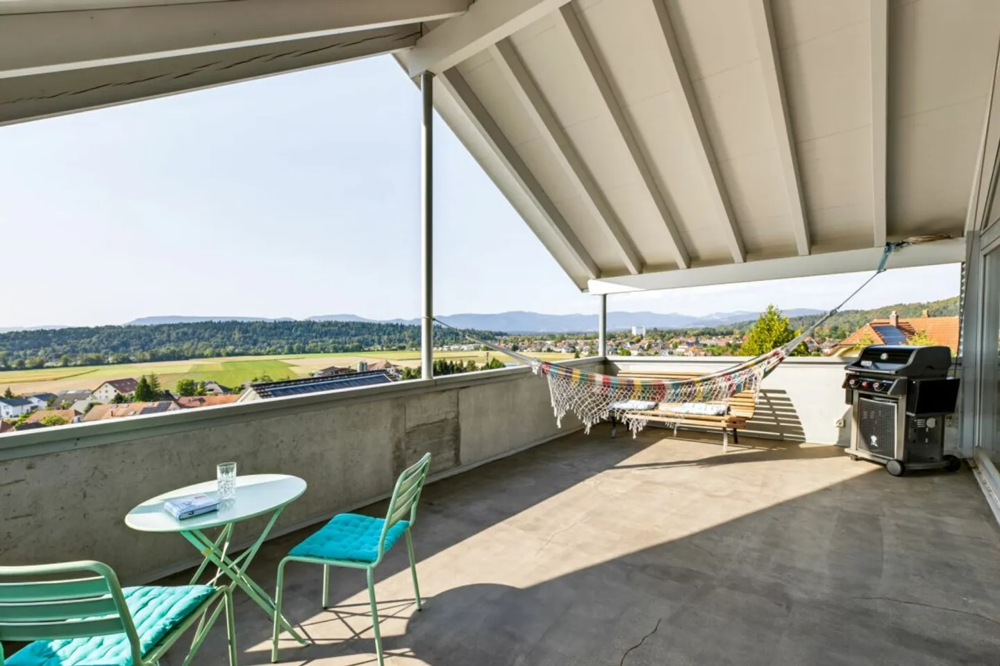 Luxurious Single-Family Home with Pool and Stunning Views in Roggwil BE - Photo 8 of 13