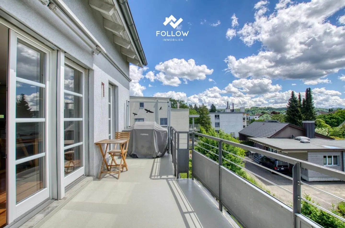 Cozy, spacious and quiet location: Bright apartment with balcony and elevator - Photo 2 of 13