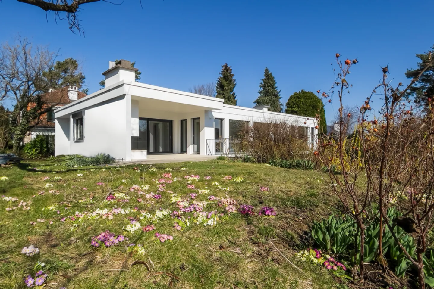 Einzigartiges 8.5-Zimmer-EFH mit grossem Garten - Photo 2 sur 12