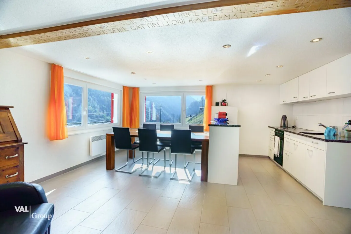 Comprehensively renovated apartment with spectacular views and historic flair - Photo 8 of 13