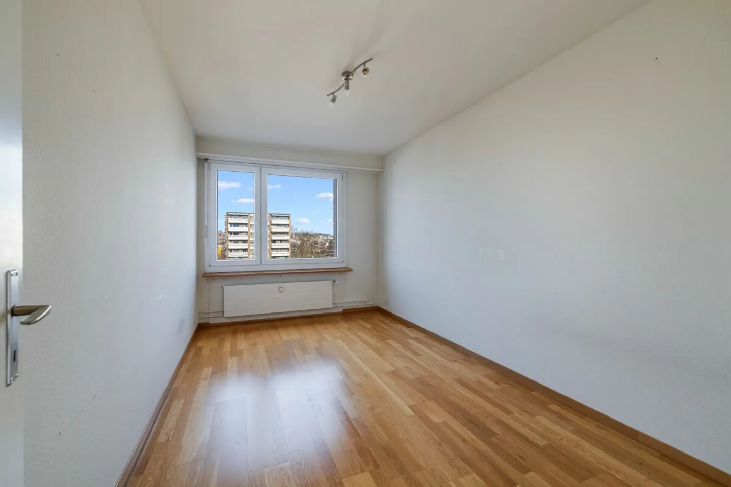 Attractive 4-room apartment in Therwil - ideal investment with long-term potential - Photo 10 of 13