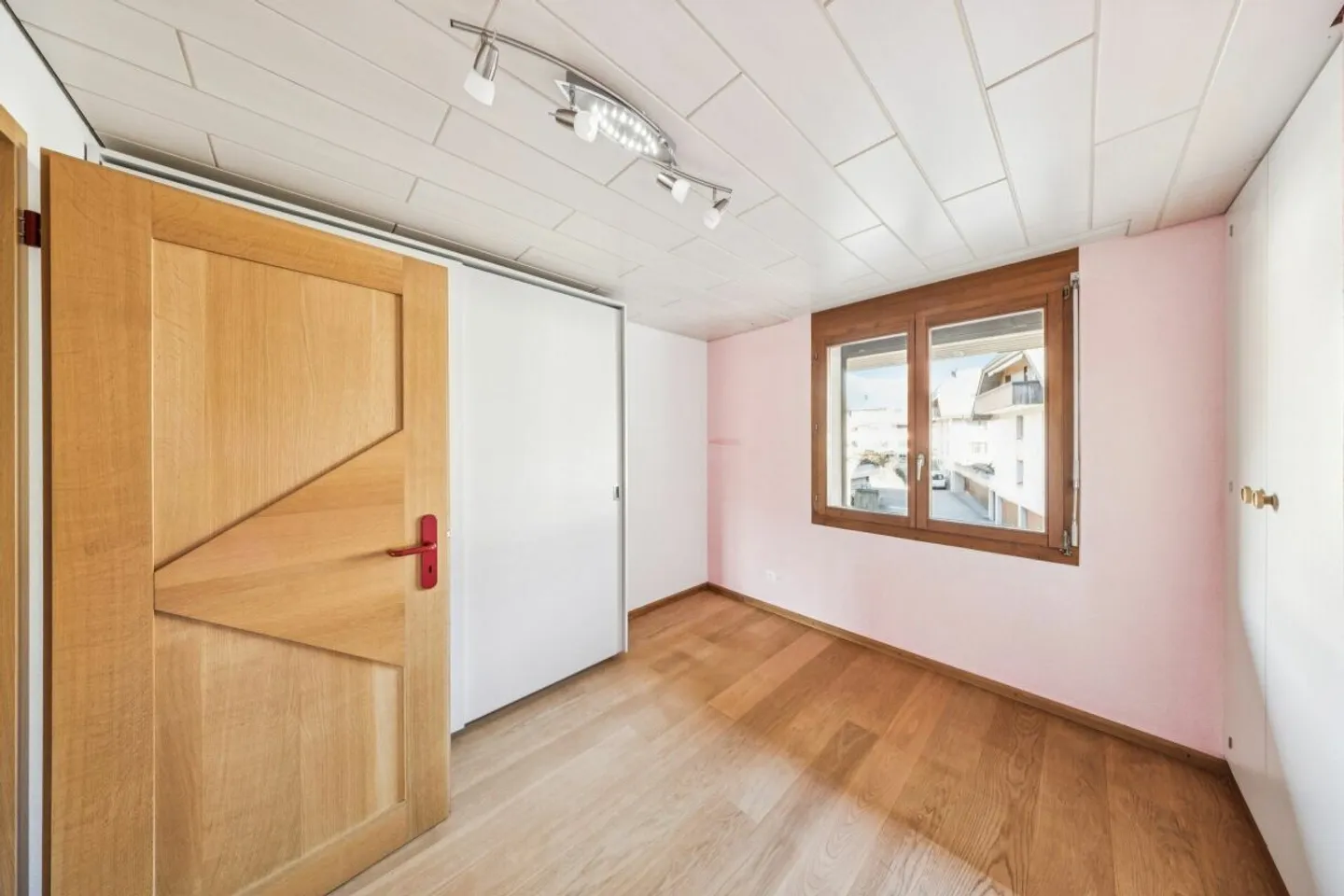 Charming 4.5 Room Apartment - Photo 5 of 9