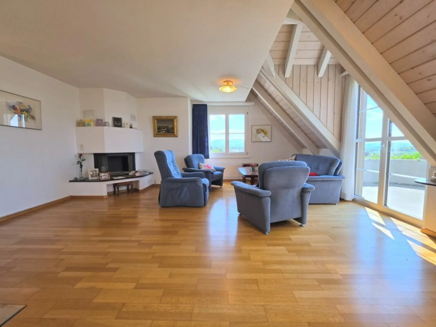 Appartamento mansardato con vista meravigliosa, in una posizione tranquilla e adatta ai bambini! - Foto 6 di 13