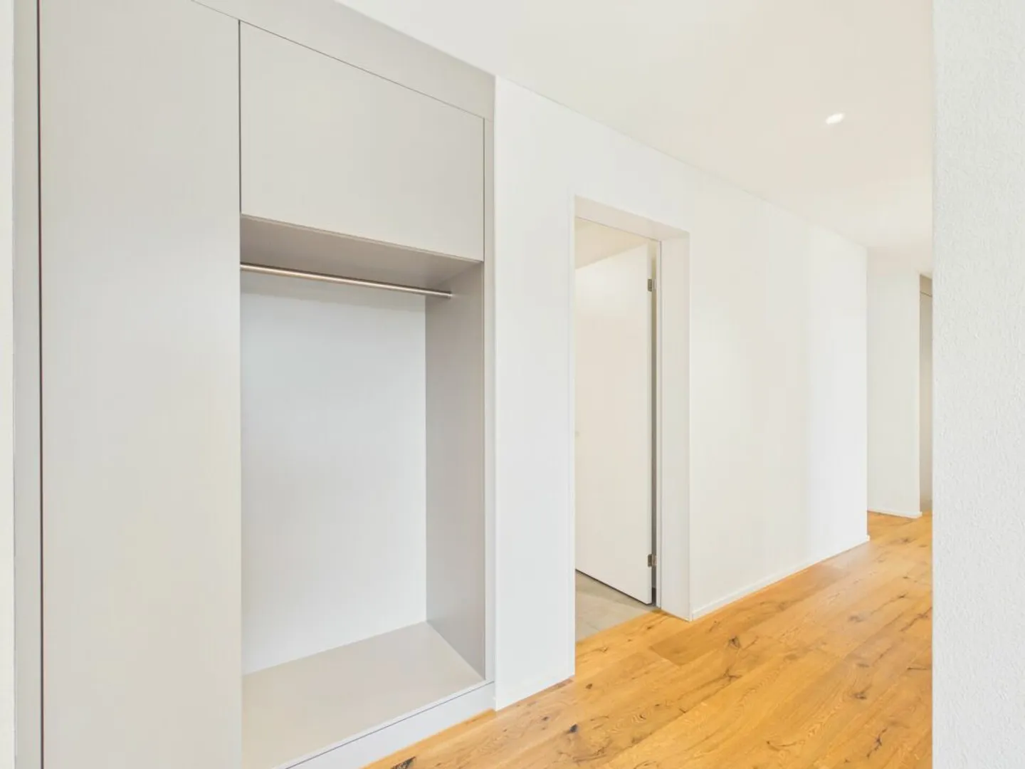 Geräumige 4.5-Zimmer-Wohnung mit Balkon und Garage in Menziken - Photo 3 of 10