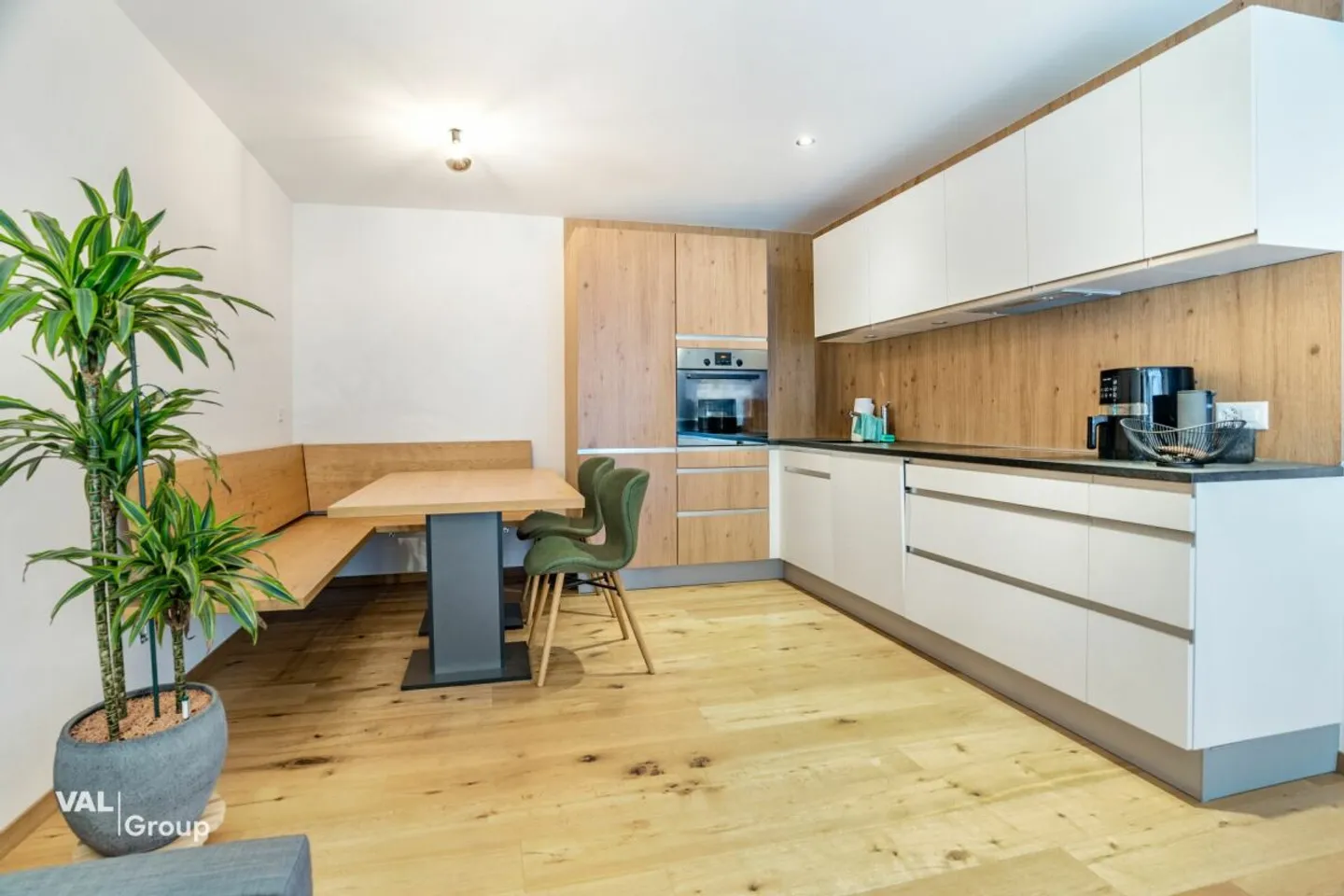 Moderno rifugio alpino nella valle di Saas - elegante appartamento per vacanze di 2.5 locali a Saas-Grund - Foto 4 di 13