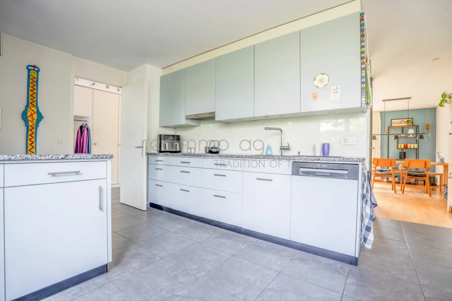 Casa a schiera di 6,5 stanze adatta alle famiglie con giardino e accesso diretto al garage sotterraneo a Obfelden - Foto 9 di 13