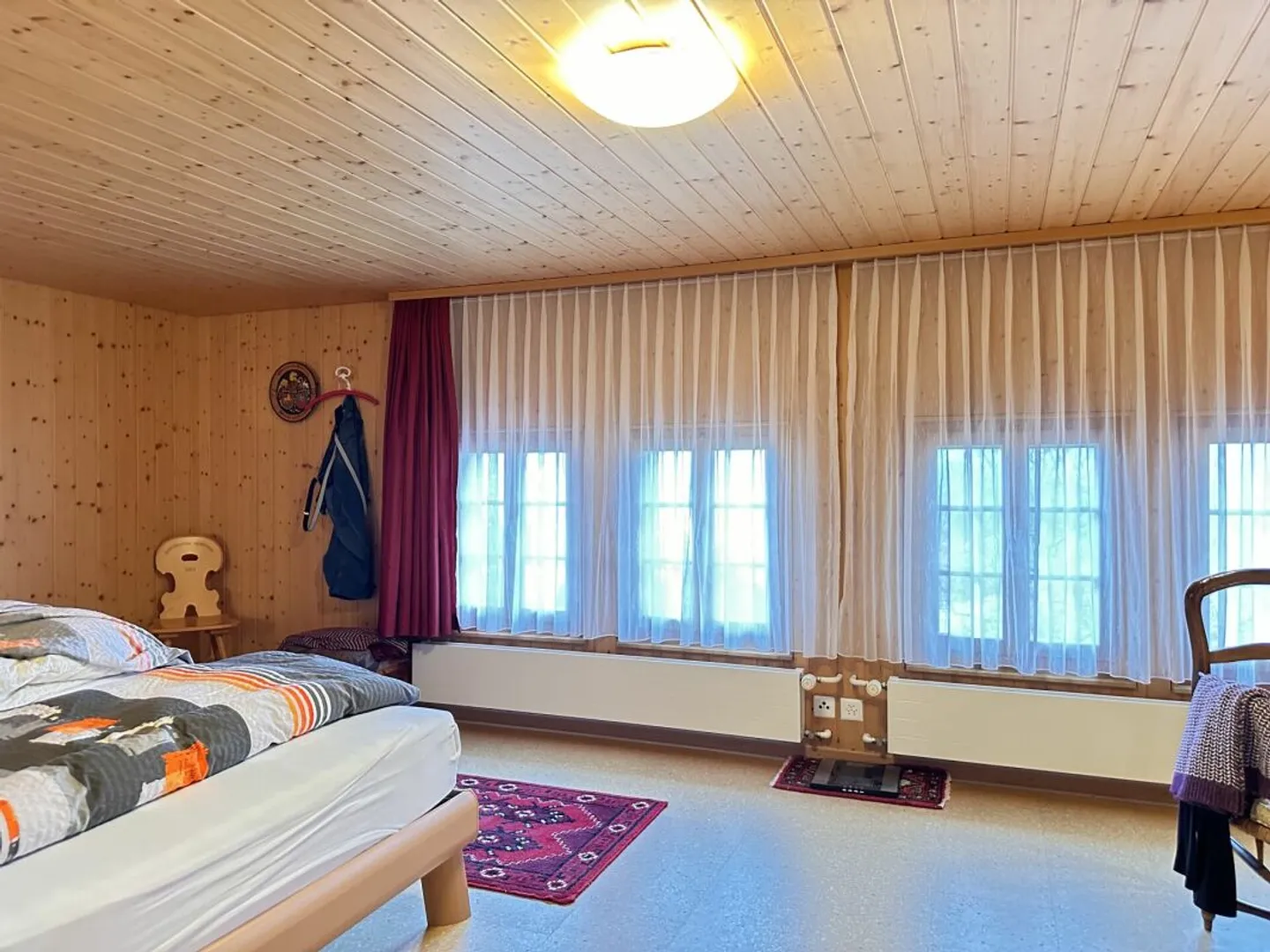 Wohnhaus mit Sitzplatz, Garten, Garage und Werkstatt - Foto 12 di 13